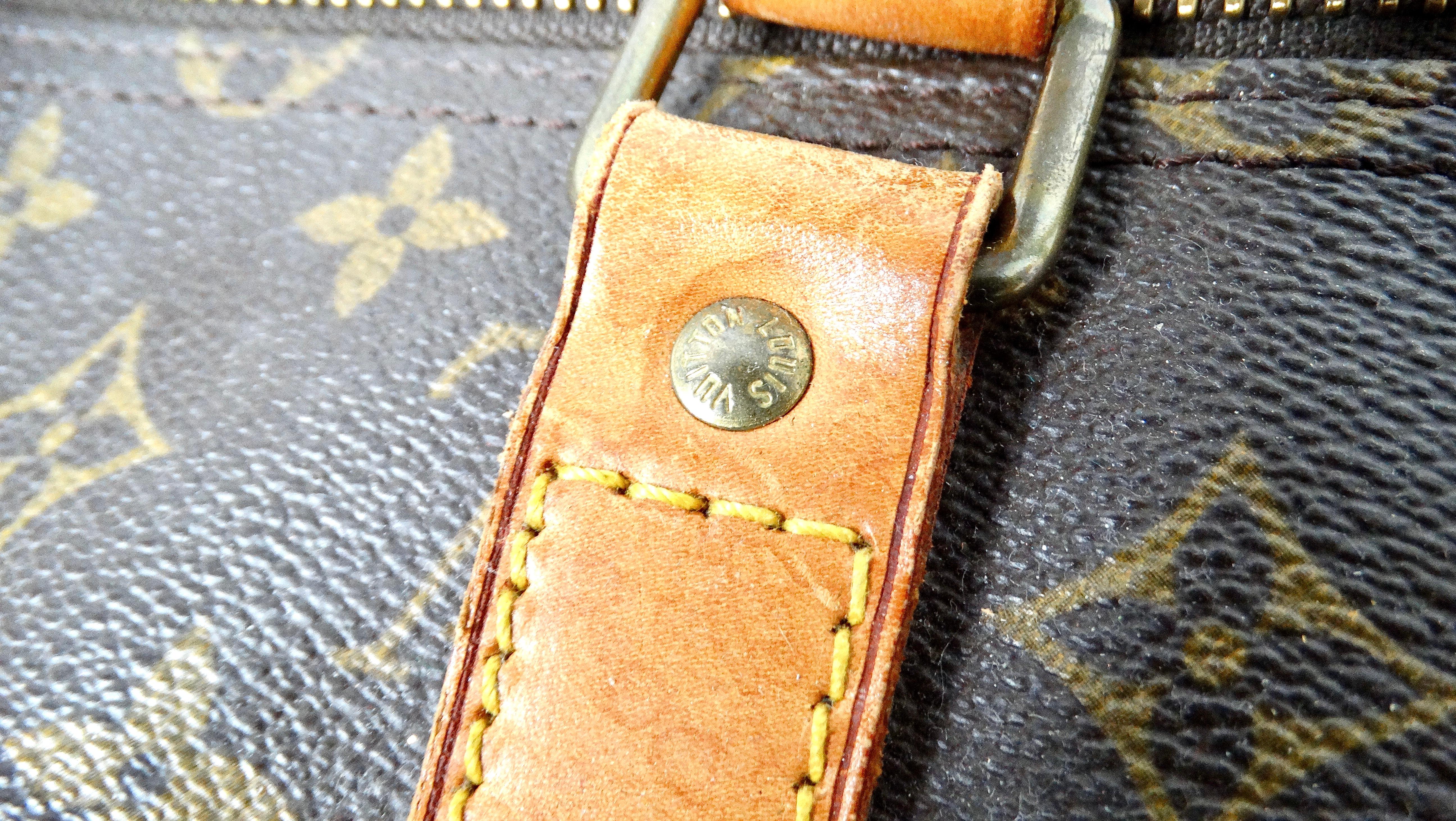 De las mujeres The Louis Vuitton Keepall 55 Monogram Coated Canvas Duffel Bag en venta