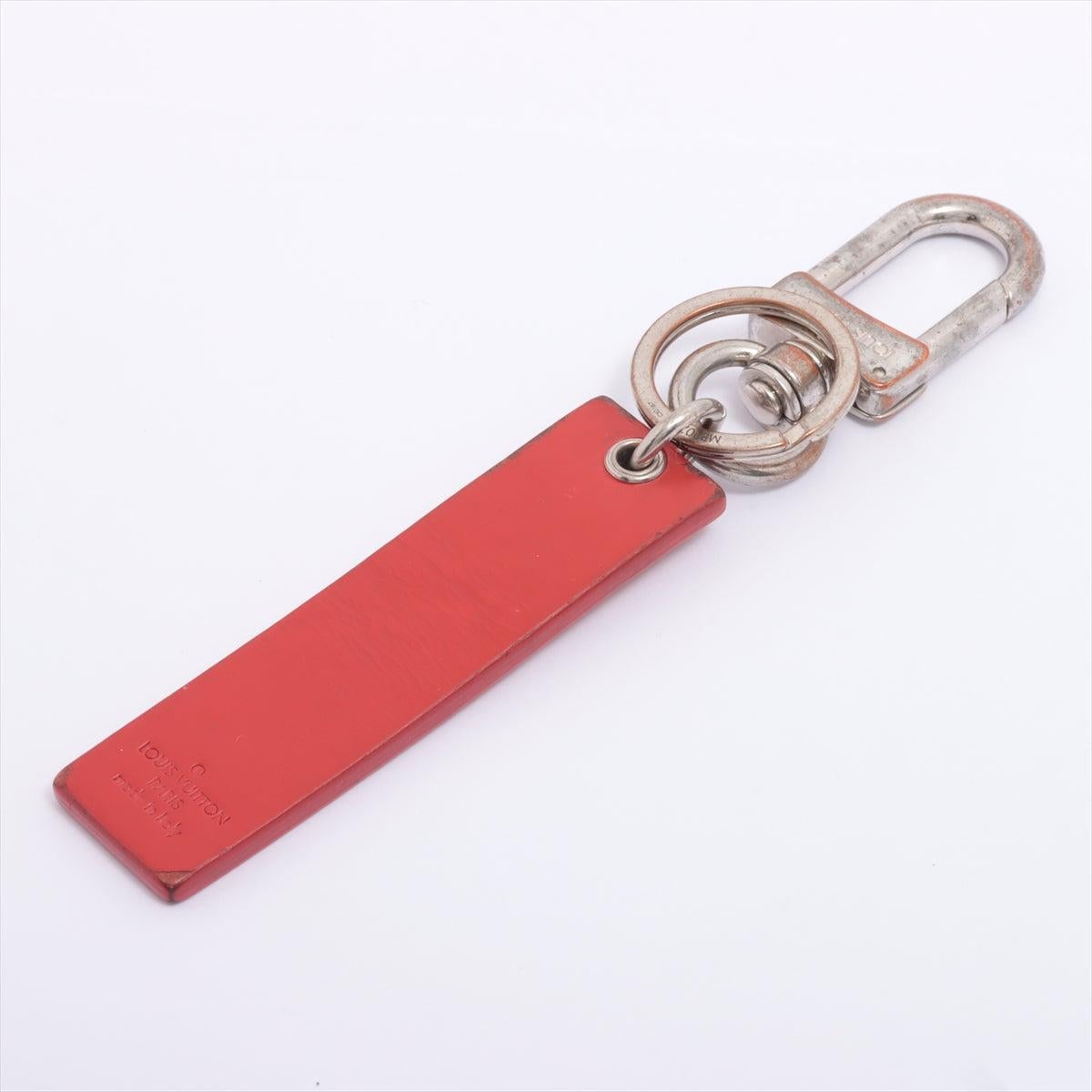 The Louis Vuitton X Supreme Keychain features Louis Vuitton’s red signature Epi leather, Supreme’s classic logo in white and silver-tone hardware with D-ring hook closure.
 

64601MSC