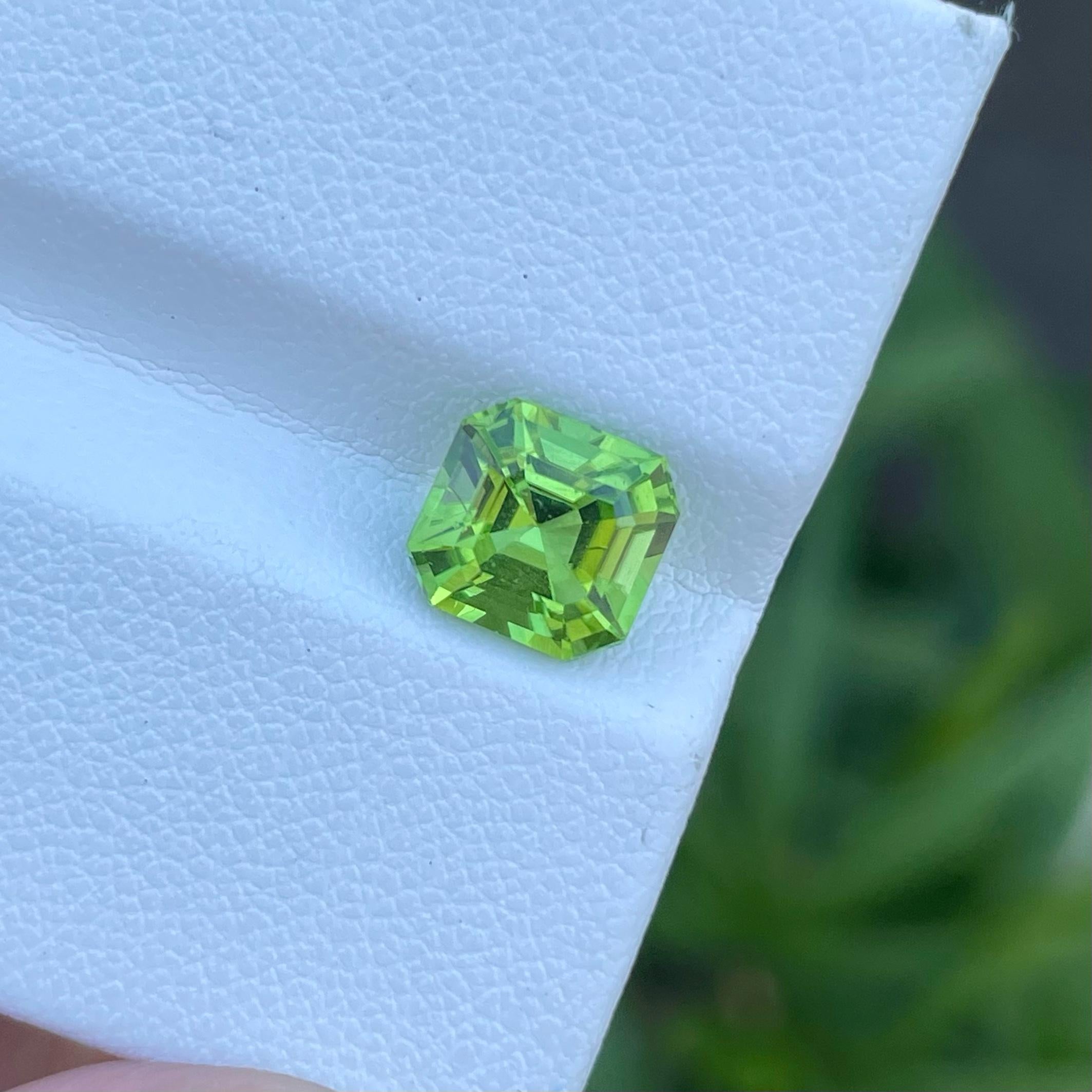 Weight 2.35 carats 
Dimensions 7.9x7.5x5.5 mm 
Treatment none 
Origin Pakistan 
Clarity VVS (Very, Very Slightly Included)
Shape Octagon 
Cut Emerald 


Peridot gemstones are primarily found in volcanic rocks and meteorites. They have been cherished
