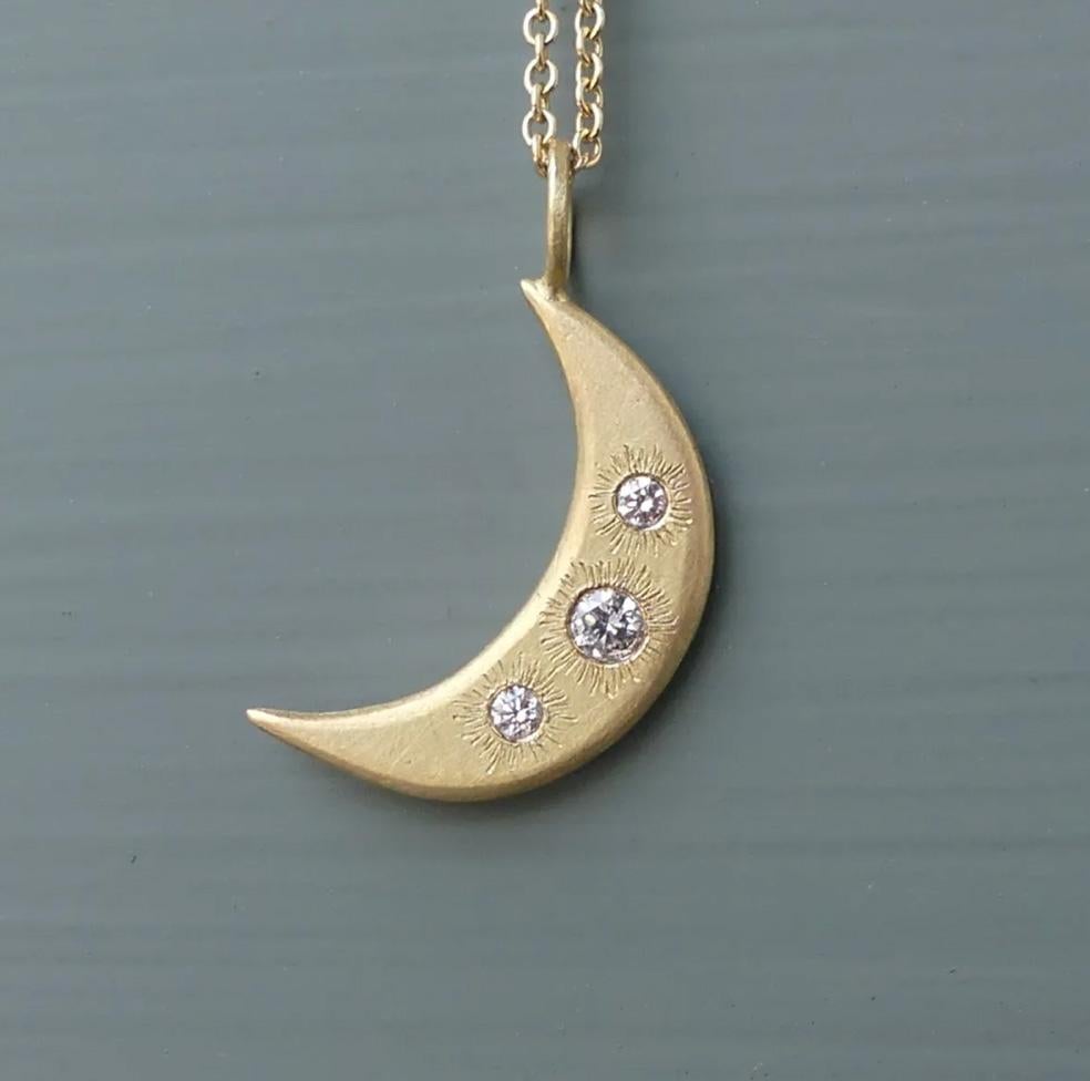 The Lunita Moon Amulet 18ct Fairmined Gold and CanadaMark Diamonds In New Condition For Sale In London, GB