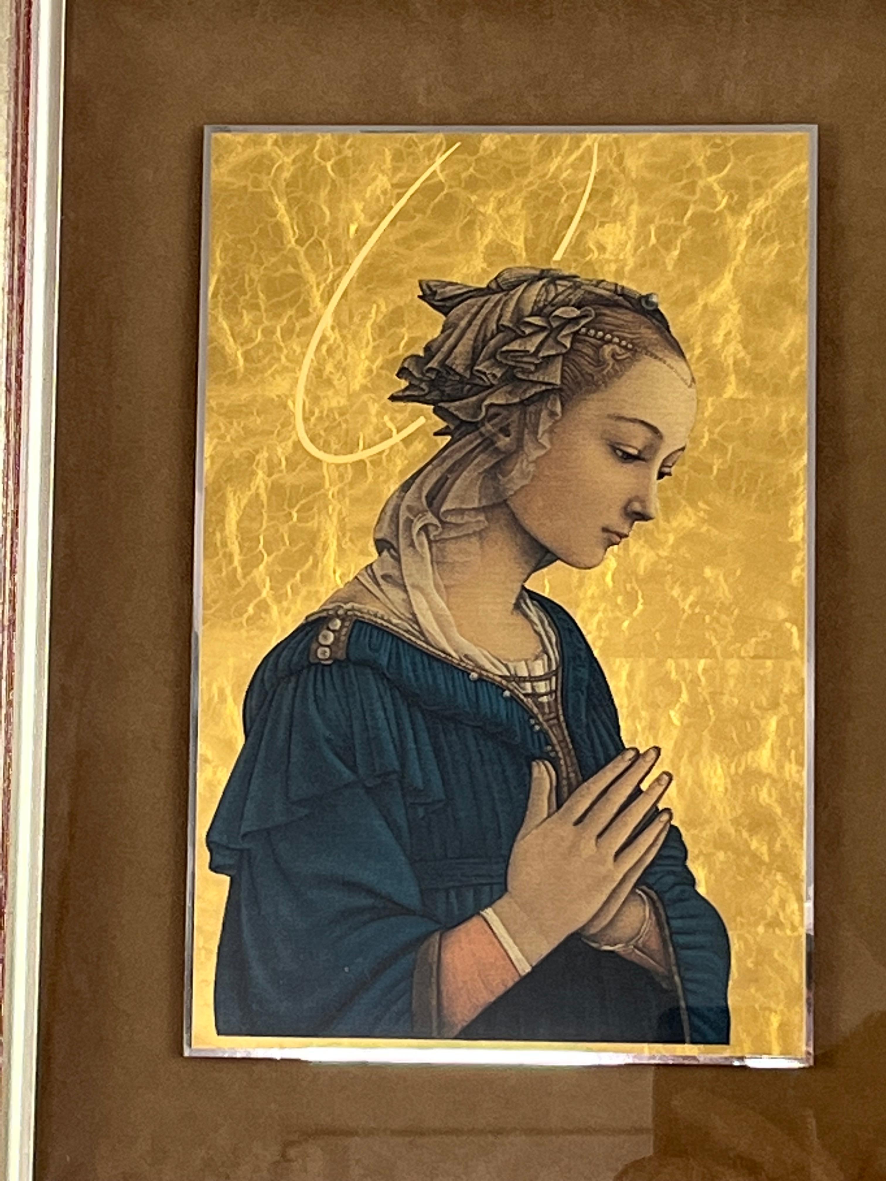 Bedside depicting the Madonna, bas-relief on a 925 thousandth silver plate (the most valuable), made with artisanal procedures. Italy, 1990. Wooden frame.