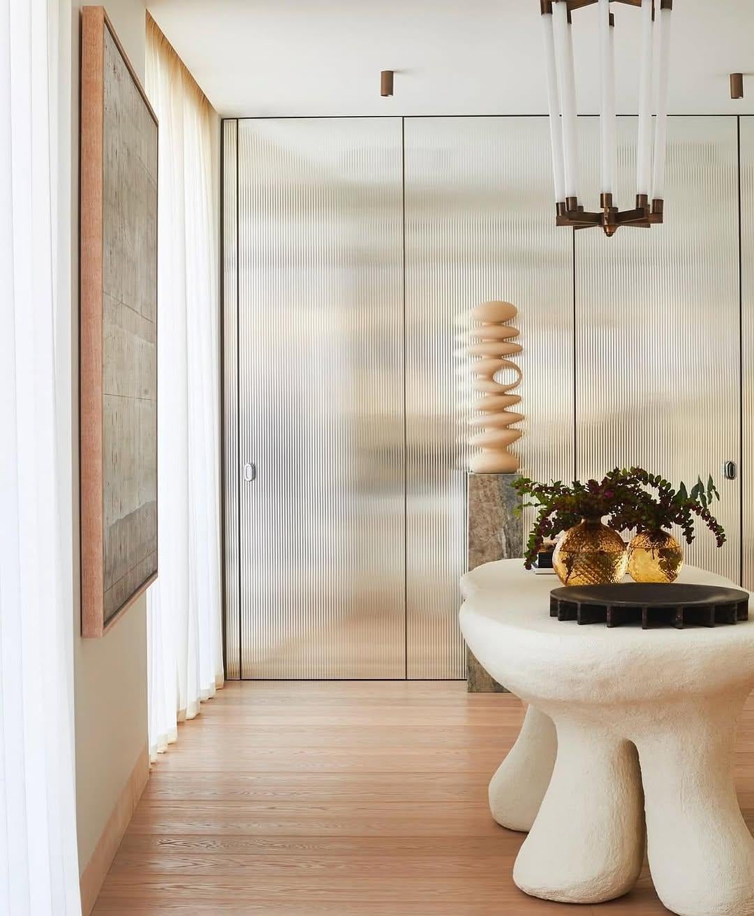 XXIe siècle et contemporain The White Concrete Dumbo Elephant Contemporary Dining Table by Mary-Lynn & Carlo en vente