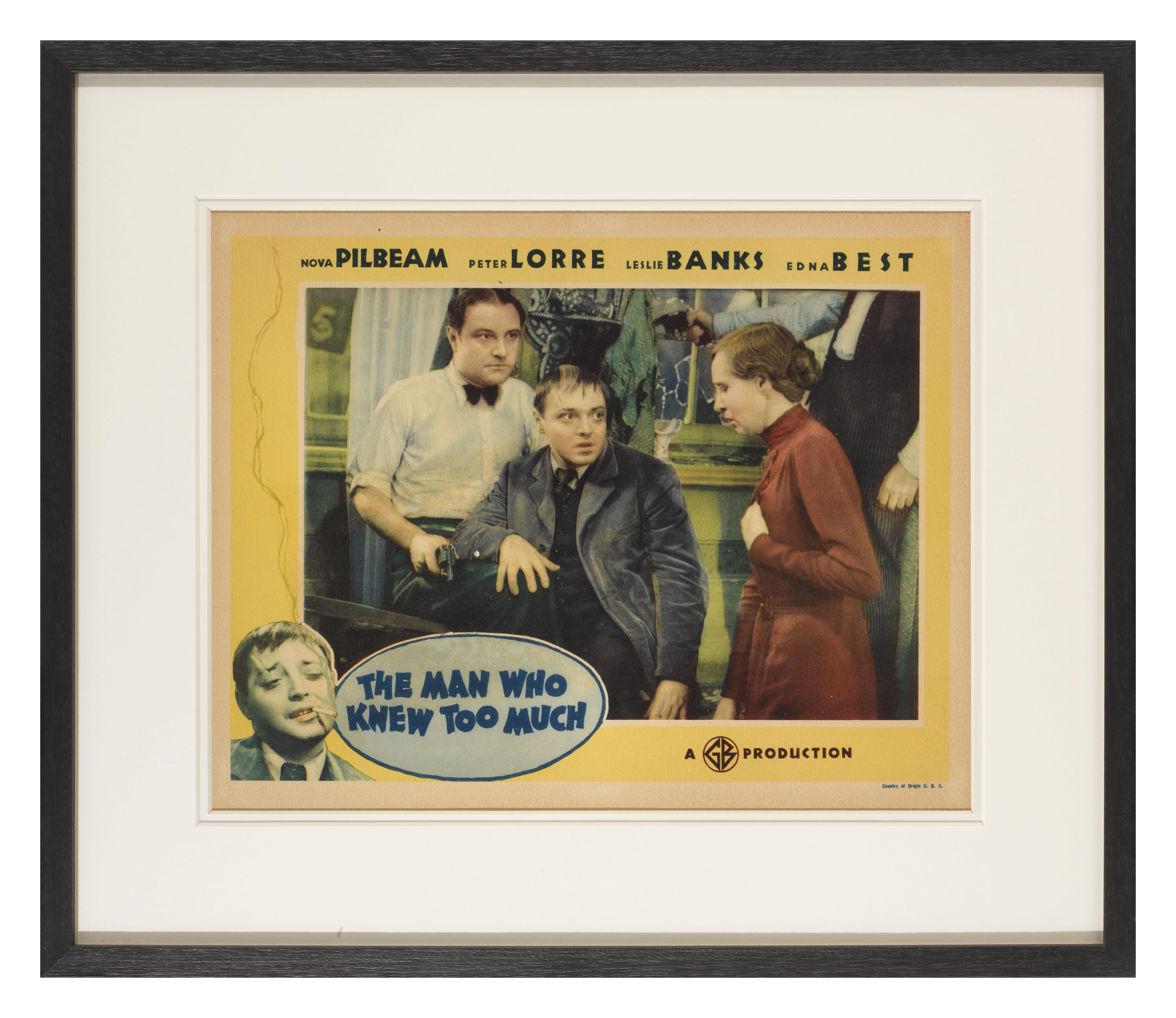 Eine seltene und wichtige Original-US-Lobby-Karte für Alfred Hitchcocks Spionage-Kriminalfilm The Man Who Knew Too Much von 1934.
In diesem Film spielte Peter Lorre die Hauptrolle.
Es sind nicht einmal 2 vollständige Kartensätze dieses Klassikers