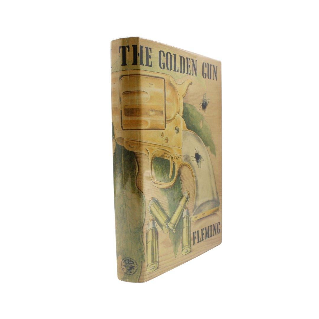 Mid-Century Modern The Man With the Golden Gun de Ian Fleming, première édition, dans son DJ original, 1965 en vente
