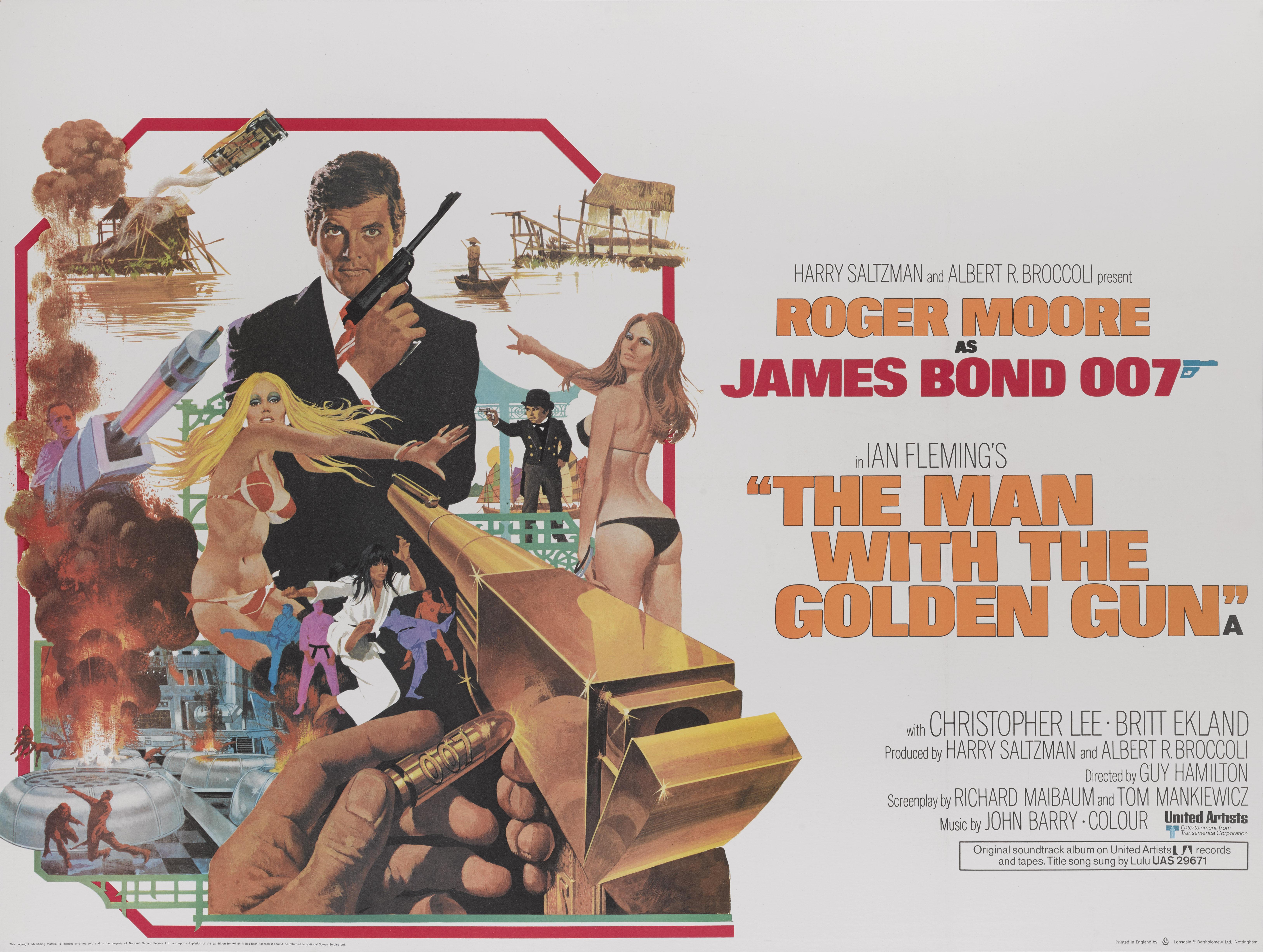 Original britisches Filmplakat für den 1974 erschienenen „The Man with the Golden Gun“.
Dies ist das zweite Mal, dass Roger Moore James Bond spielte, und das vierte und letzte Mal, dass Guy Hamilton einen Bond-Film drehen sollte. Christopher Lee