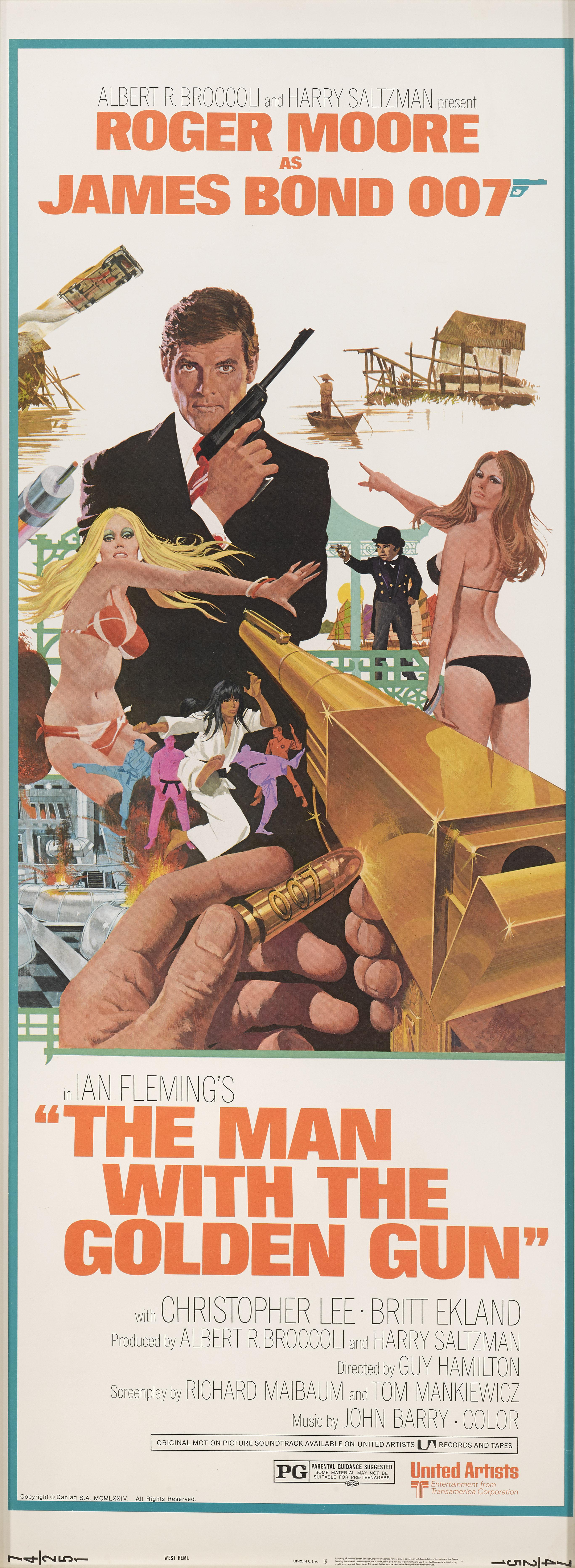 Affiche originale du film James Bond 1974 avec Roger Moore.
C'était la deuxième fois que Moors jouait le rôle de 007. Ce film a été réalisé par Guy Hamilton.
Le dessin de cette affiche est de Robert E. McGinnis (né en 1926).
Ce poster est déplié et