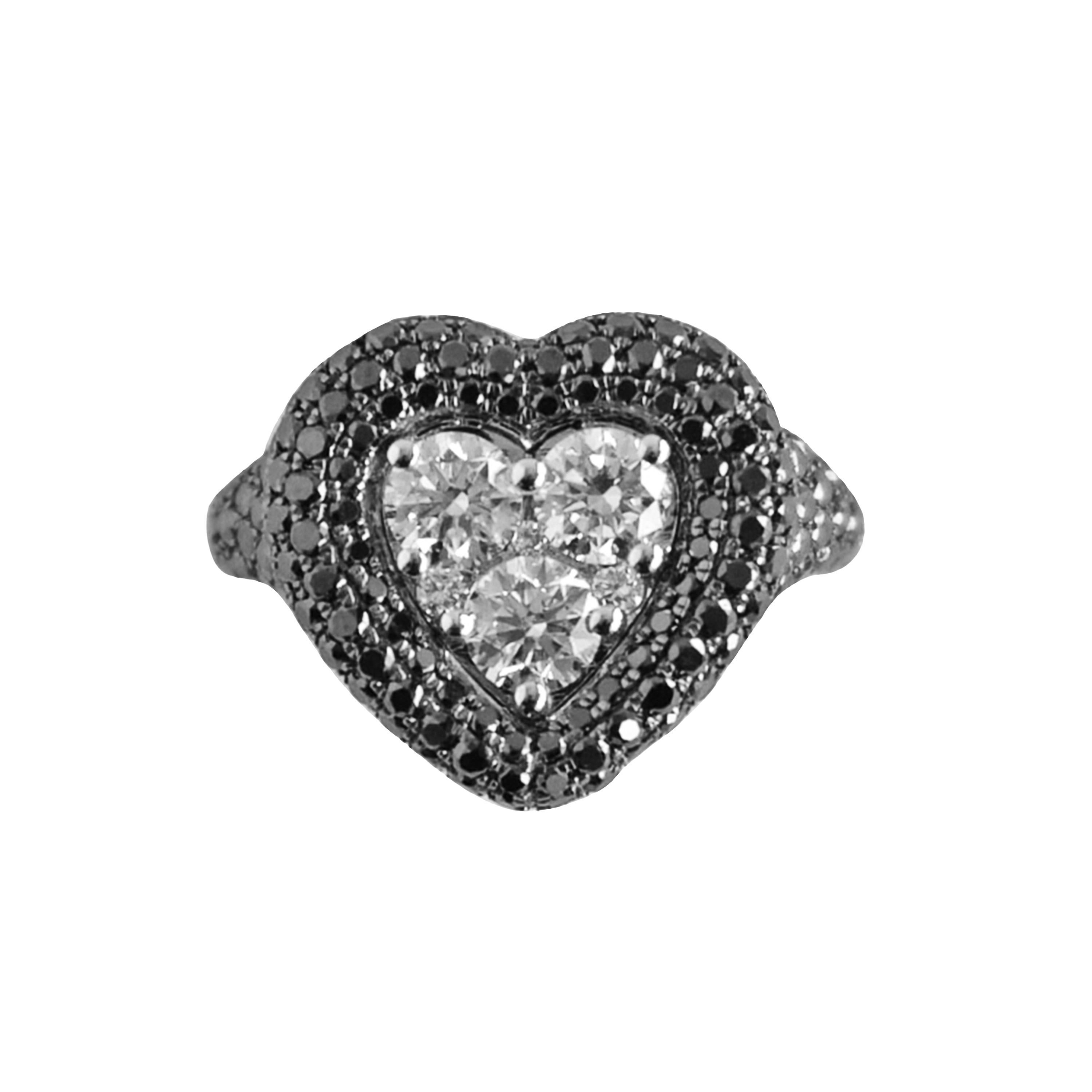 For Sale:  Manaal Heart Pinky Ring, 1.93 Carat Diamonds, Fashion Ring 2