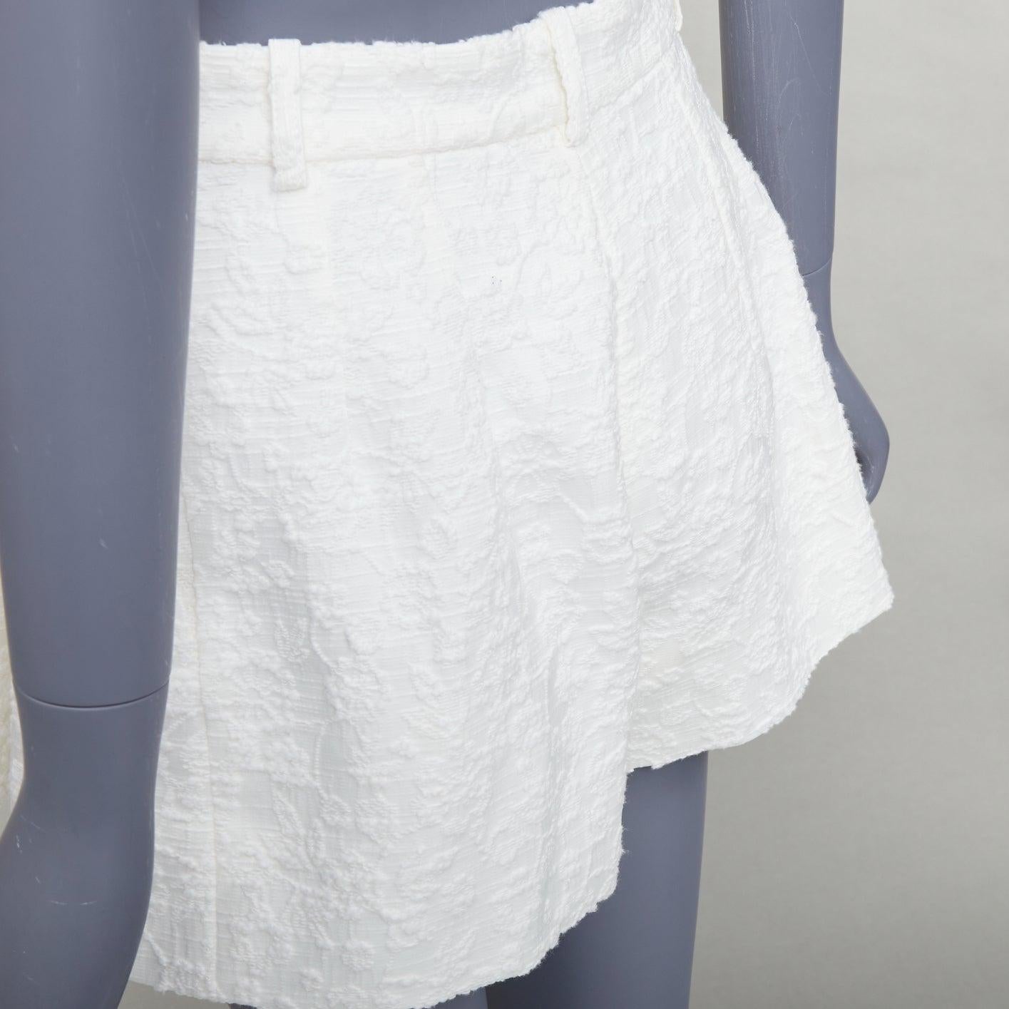 THE MANNEI Pantalones cortos acampanados de cintura alta en algodón jacquard floral crema IT36 XXS en venta 2