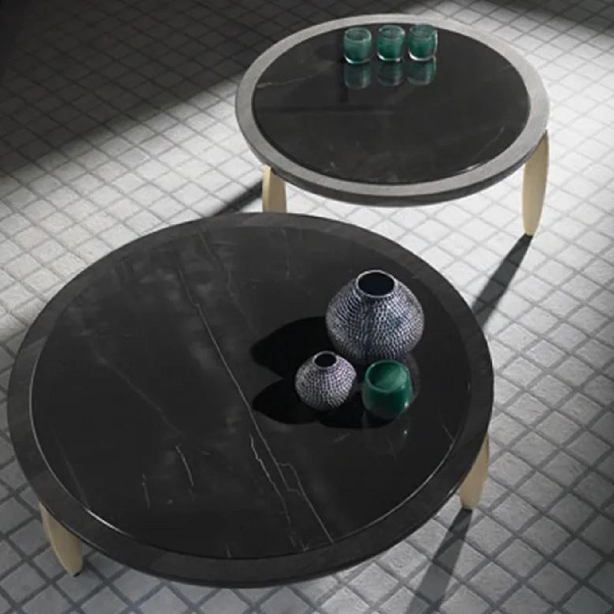 Der Marmor-Couchtisch (Moderne) im Angebot