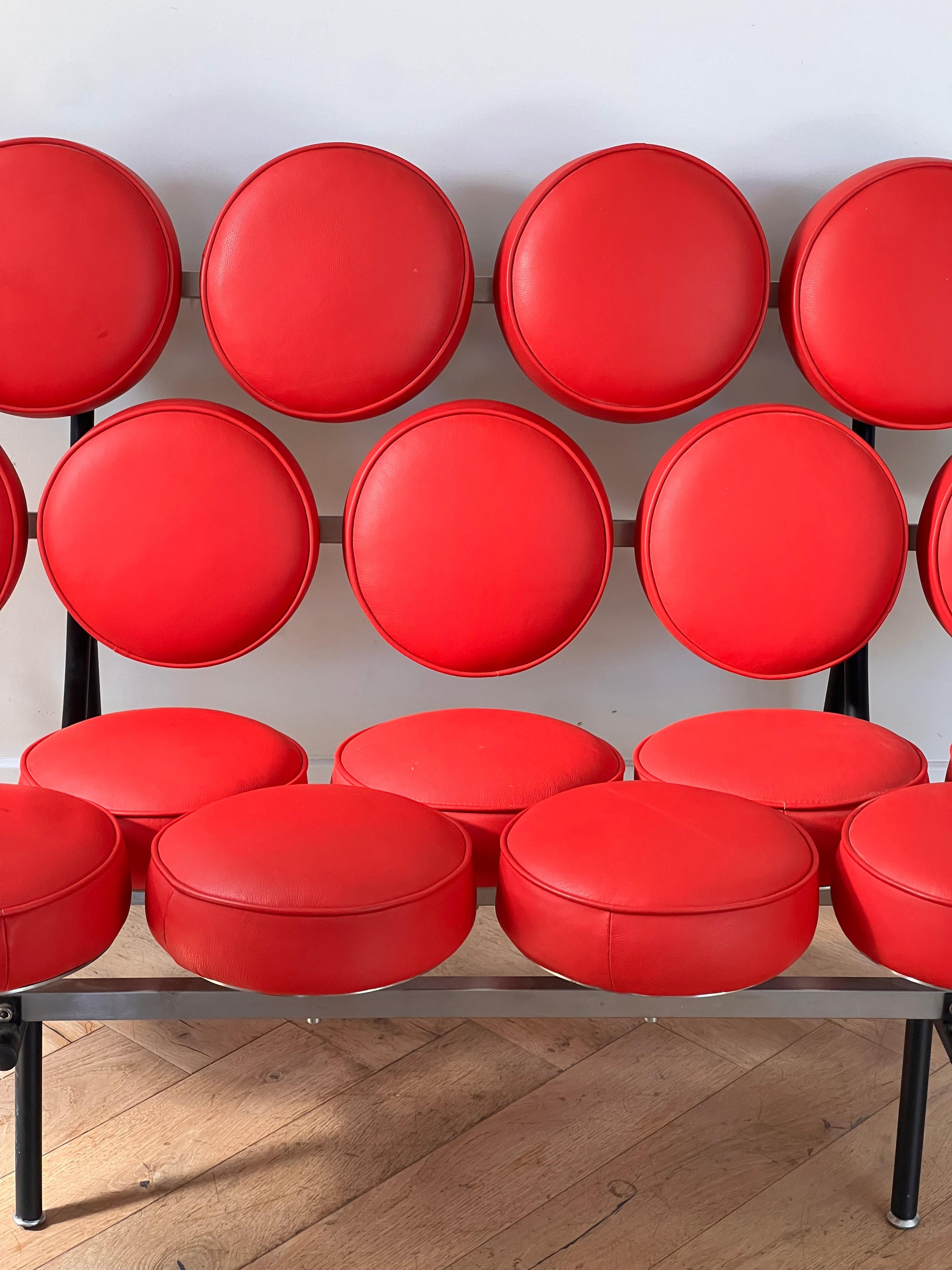 The Marshmallow sofa by George Nelson for Herman Miller, reproduction 20th c. In Good Condition In View Park, CA