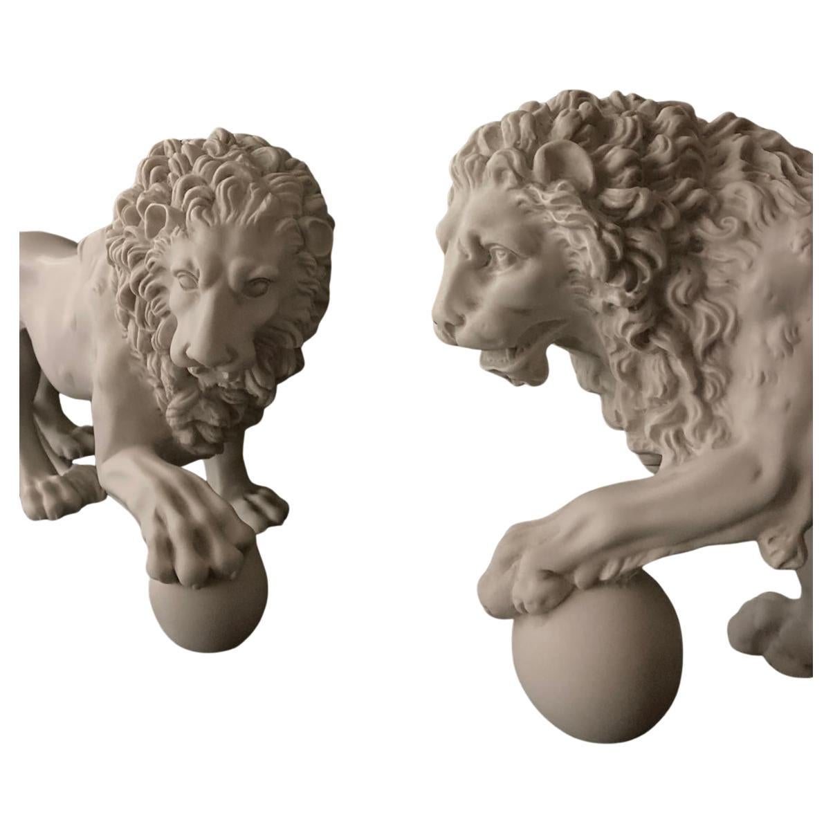 The Medici & Vacca lions Pair Free Standing, 20th century In Excellent Condition For Sale In Southall, GB