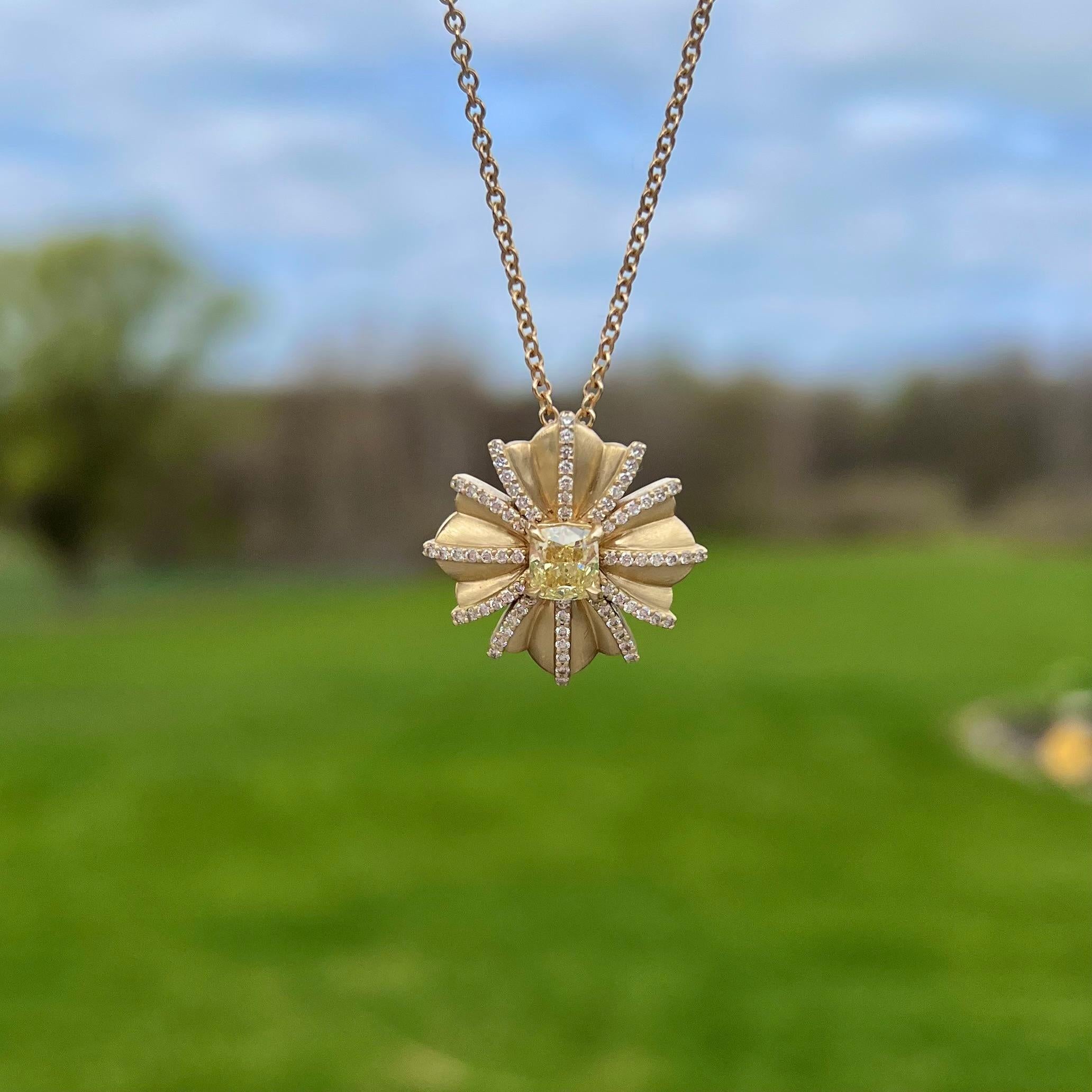 Rare Colors - The Meelie Flower Diamond Pendant In New Condition For Sale In New York, NY