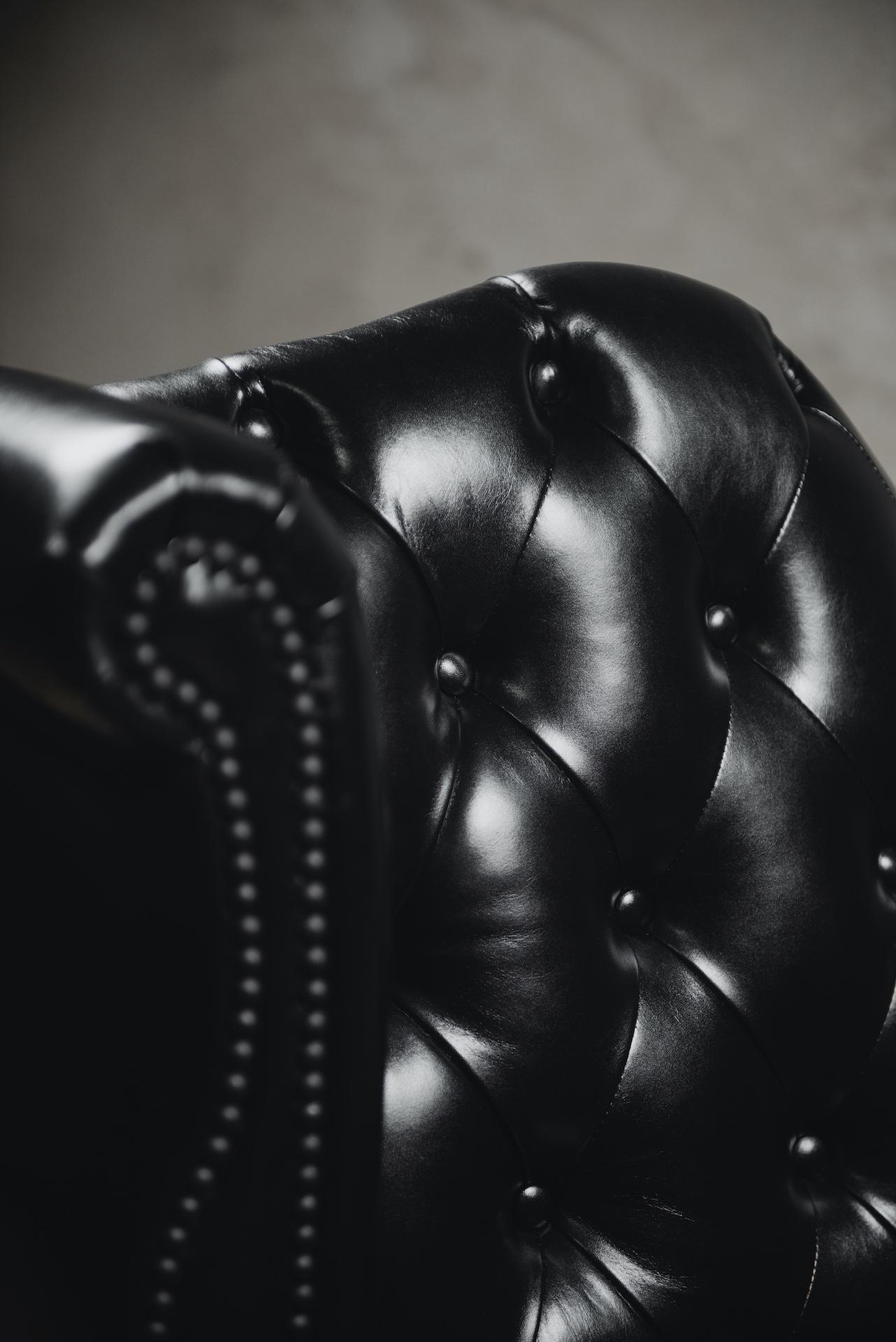 The Melting Chair by XAWD in Black Italian Leather For Sale 3