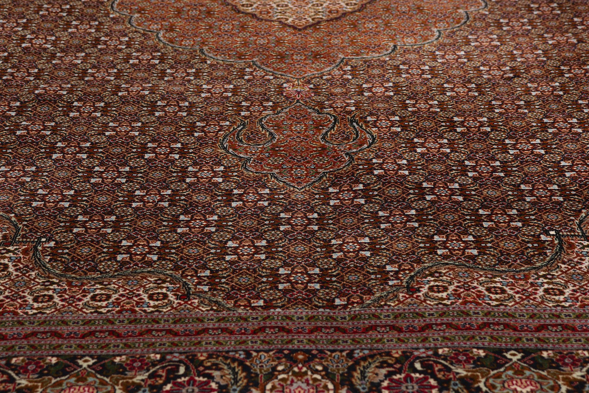 Der Mitternachtsgarten: Ein Vintage Persian Mahi Tabriz Meisterwerk (Handgeknüpft) im Angebot