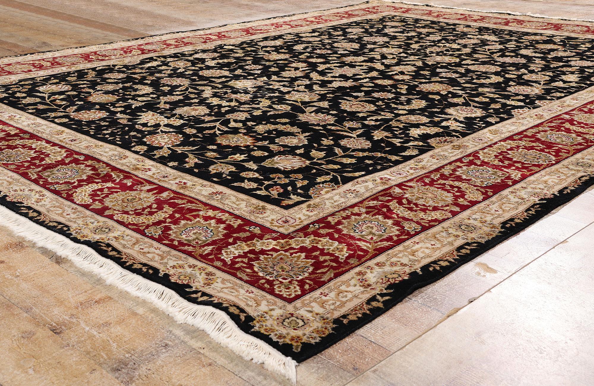 Cinese Il giardino di mezzanotte: Tappeto cinese Tabriz d'epoca di grandeur floreale persiana in vendita