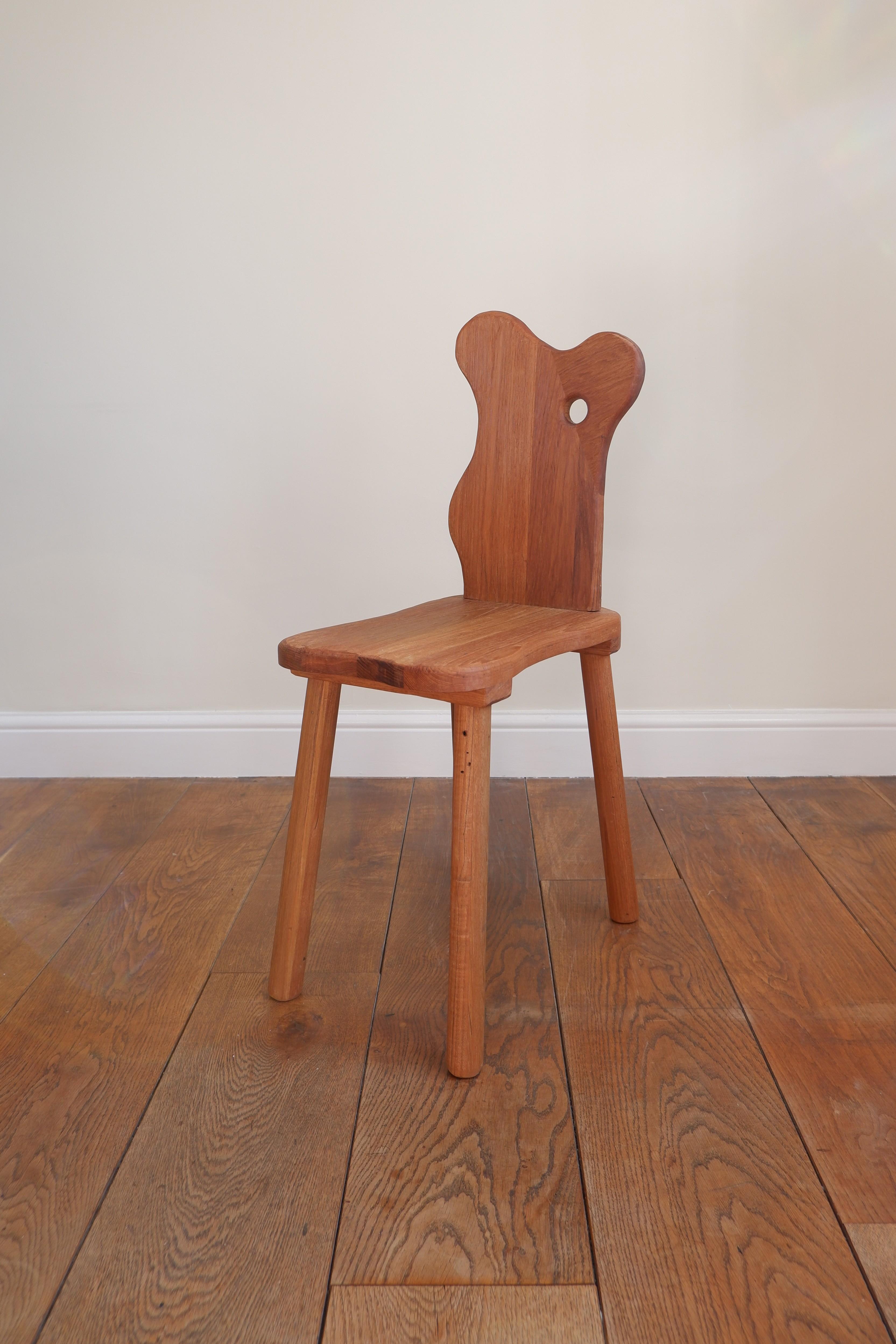 Britannique Le tabouret dépoli de Josh Page Studio. Chaise d'appoint en bois de sapele en vente