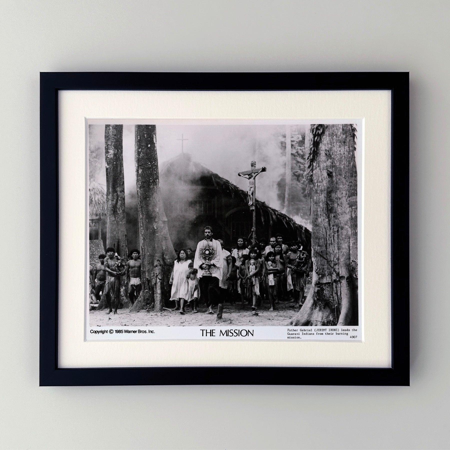 Photo publicitaire originale de 8x10 inches pour The Mission (1986) avec Robert De Niro et Jeremy Irons.

Les photos de publicité (film/production) ont été créées pour aider les studios à promouvoir leurs nouveaux films. Les photos ont été incluses