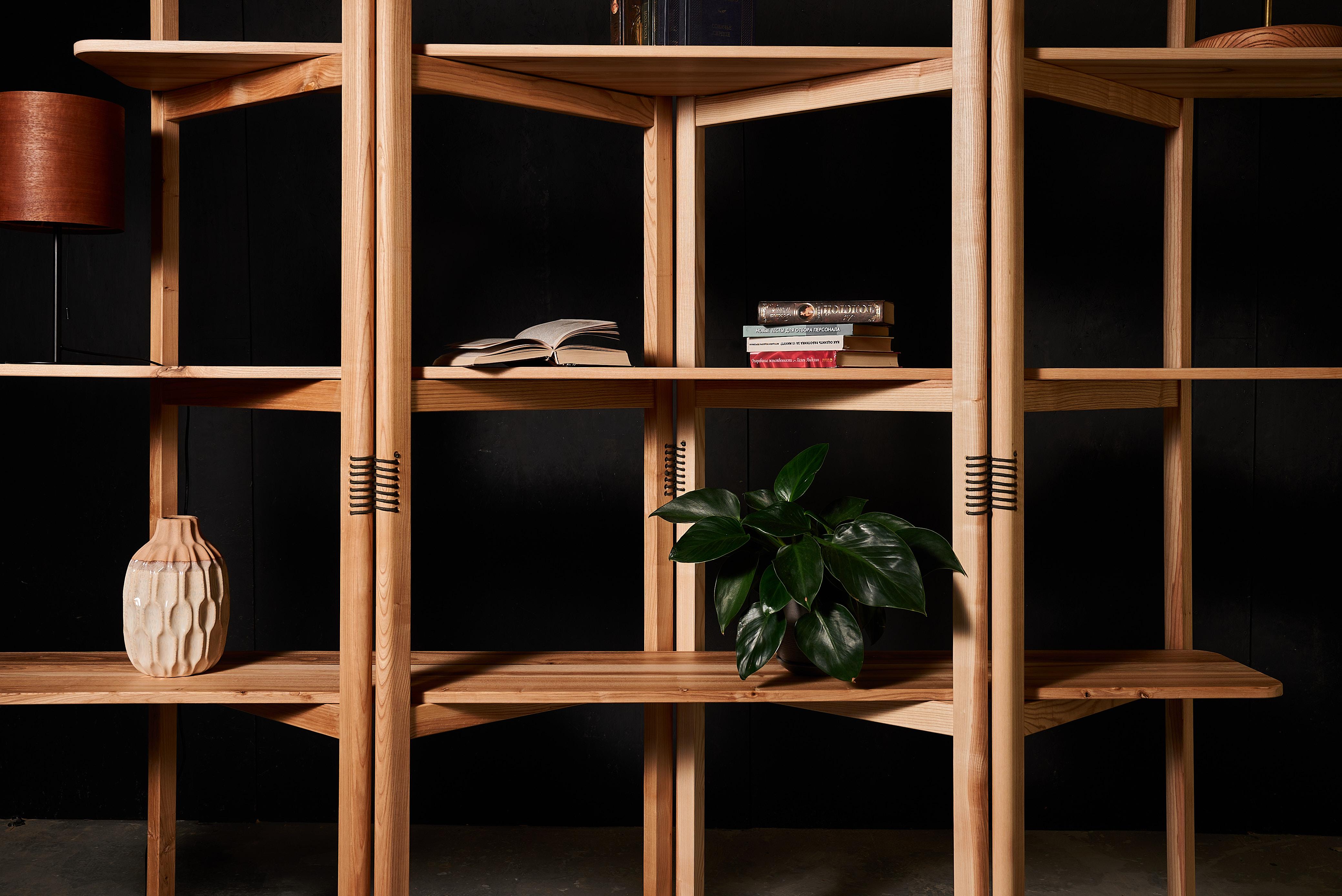 La moderna estantería de madera en acordeón de VulpeConcept en Nuevo estado para la venta en Burlăceni, Cahul District