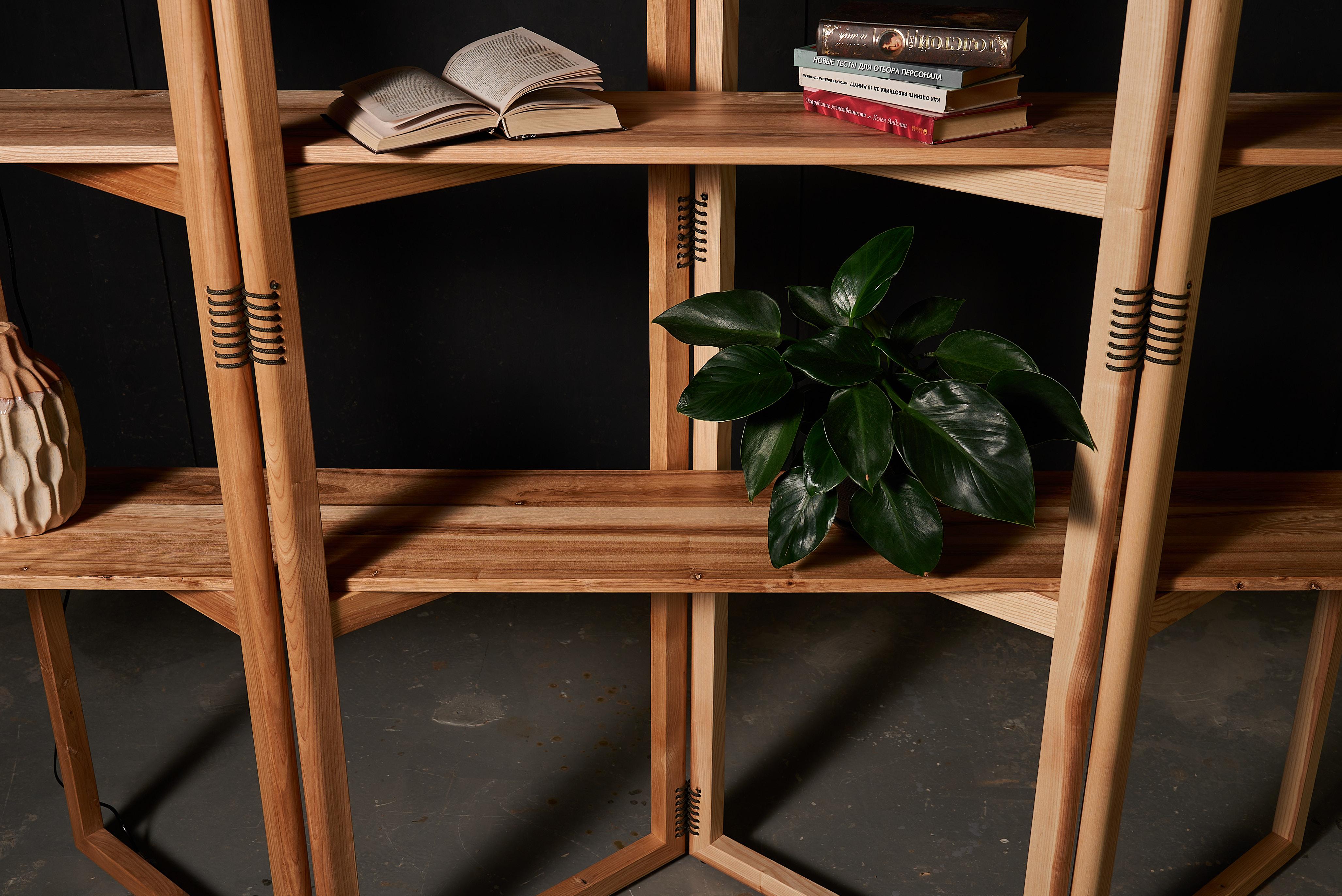 La moderna estantería de madera en acordeón de VulpeConcept Roble en venta