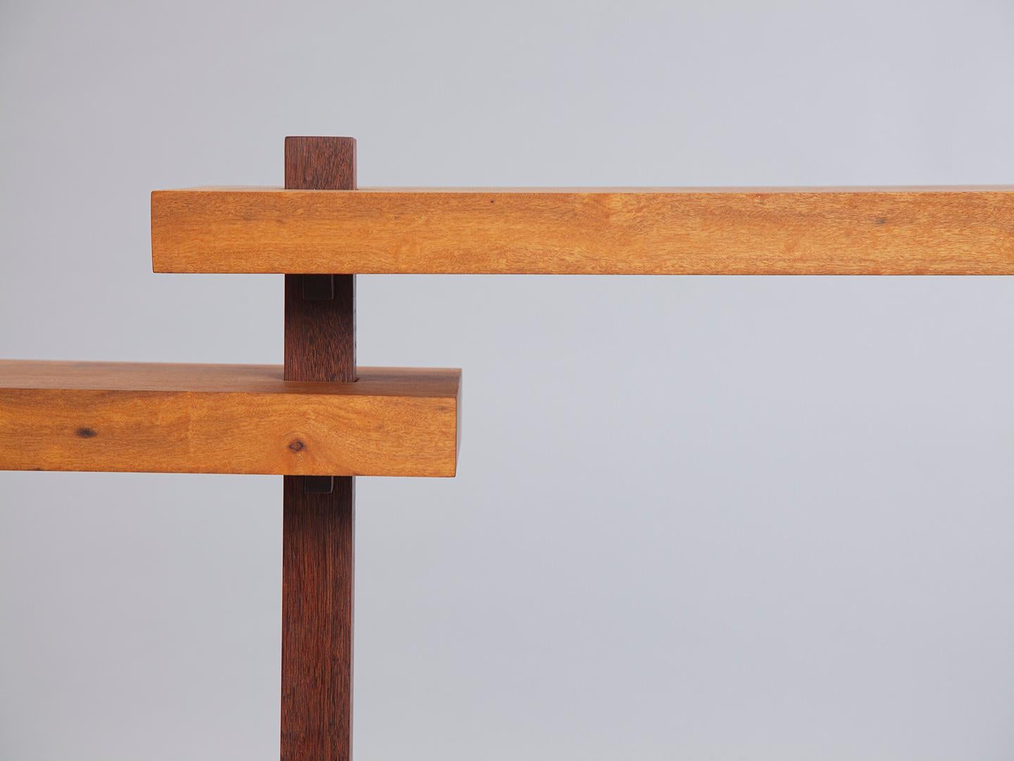 Console murale monopied en bois dur en vente 4