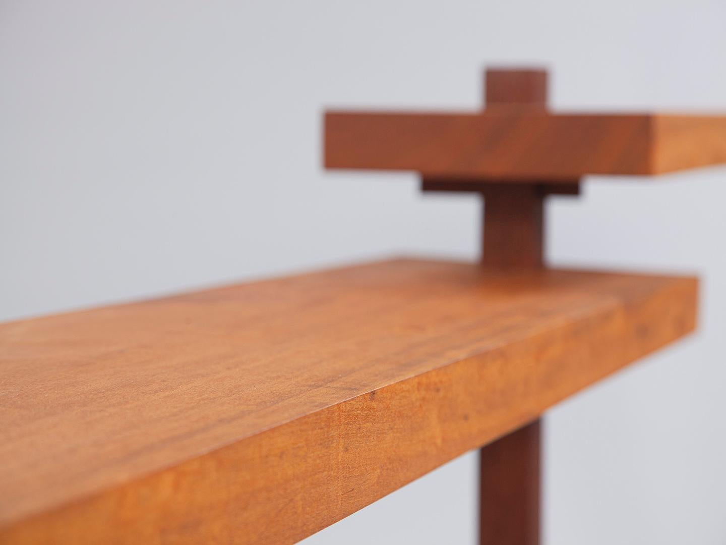 Console murale monopied en bois dur Neuf - En vente à São Paulo, SP
