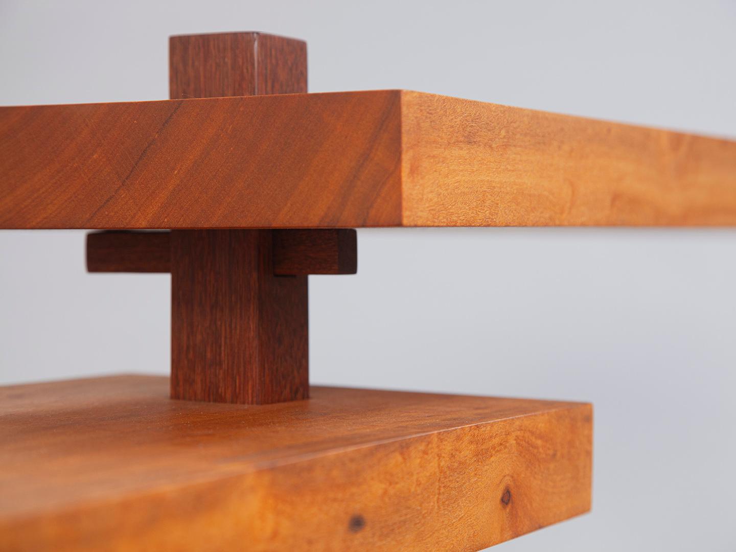 Bois de feuillus Console murale monopied en bois dur en vente