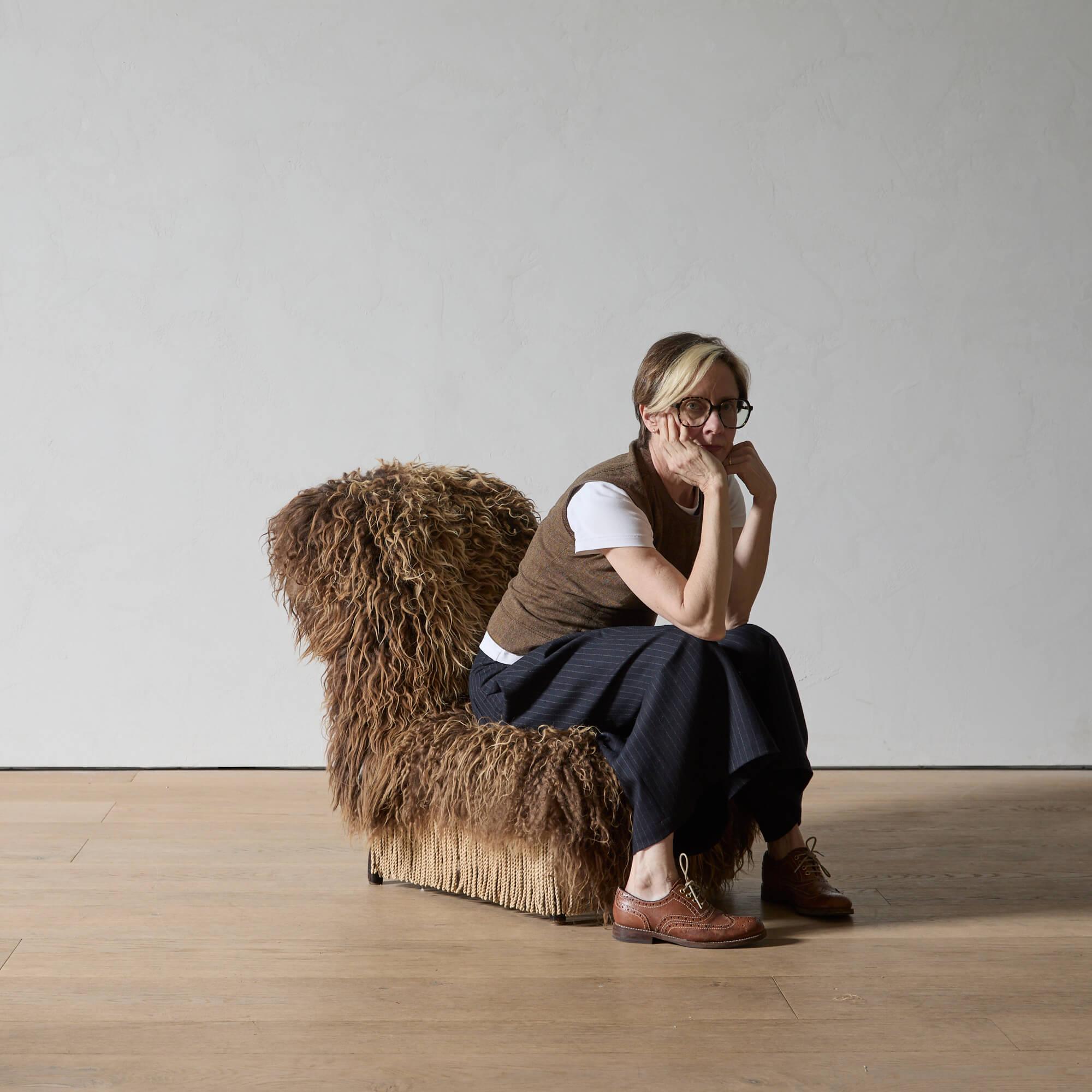 Der Monster-Stuhl (Englisch) im Angebot