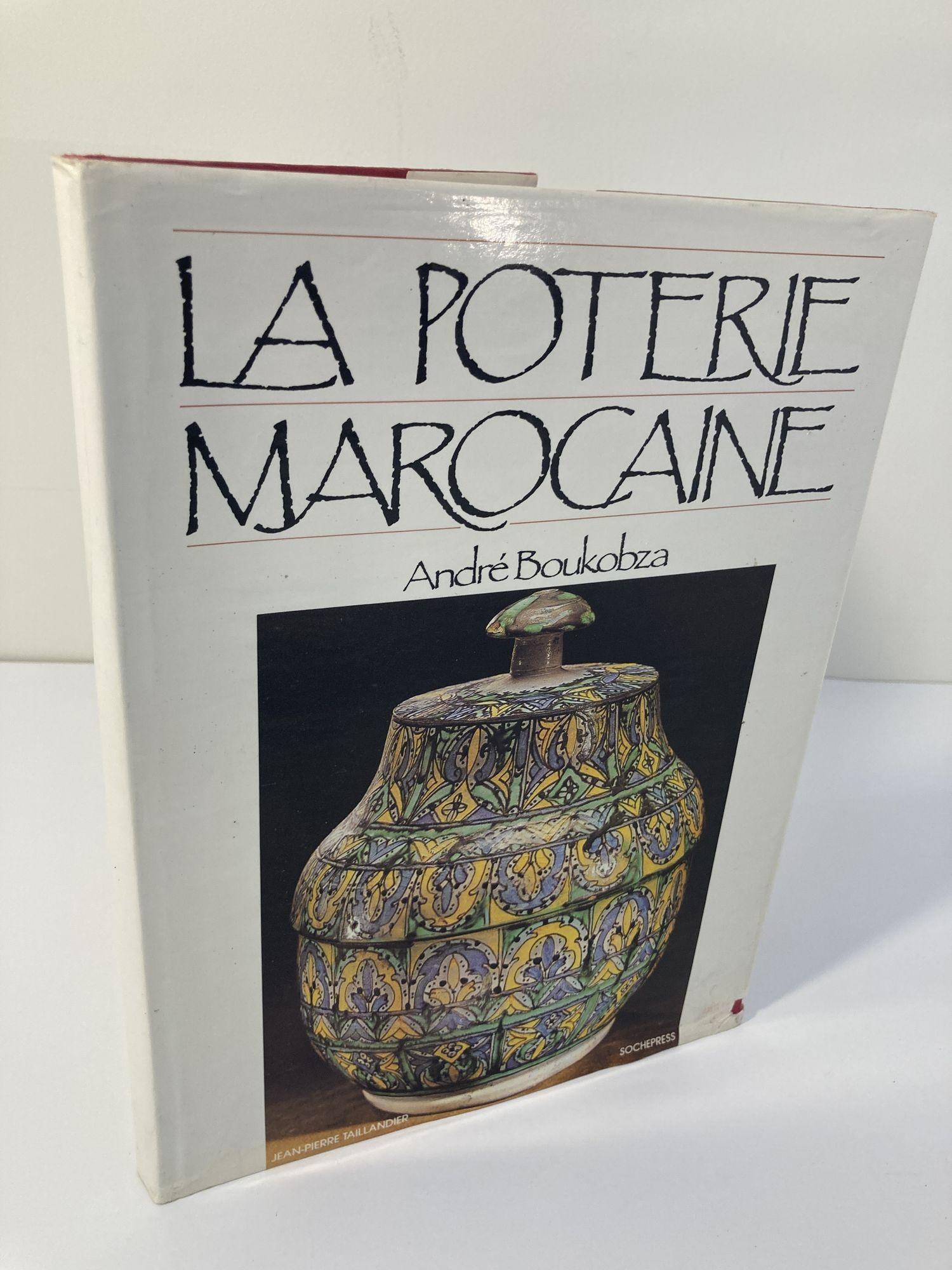 The Moroccan Pottery, french edition. Hardcover large book 1st edition 1974.
La Poterie Marocaine André Boukobza.
1974, 160 pages André Boukobza Photos with Artifacts.
The work of André Boukobza, to which any amateur or collector refers today,