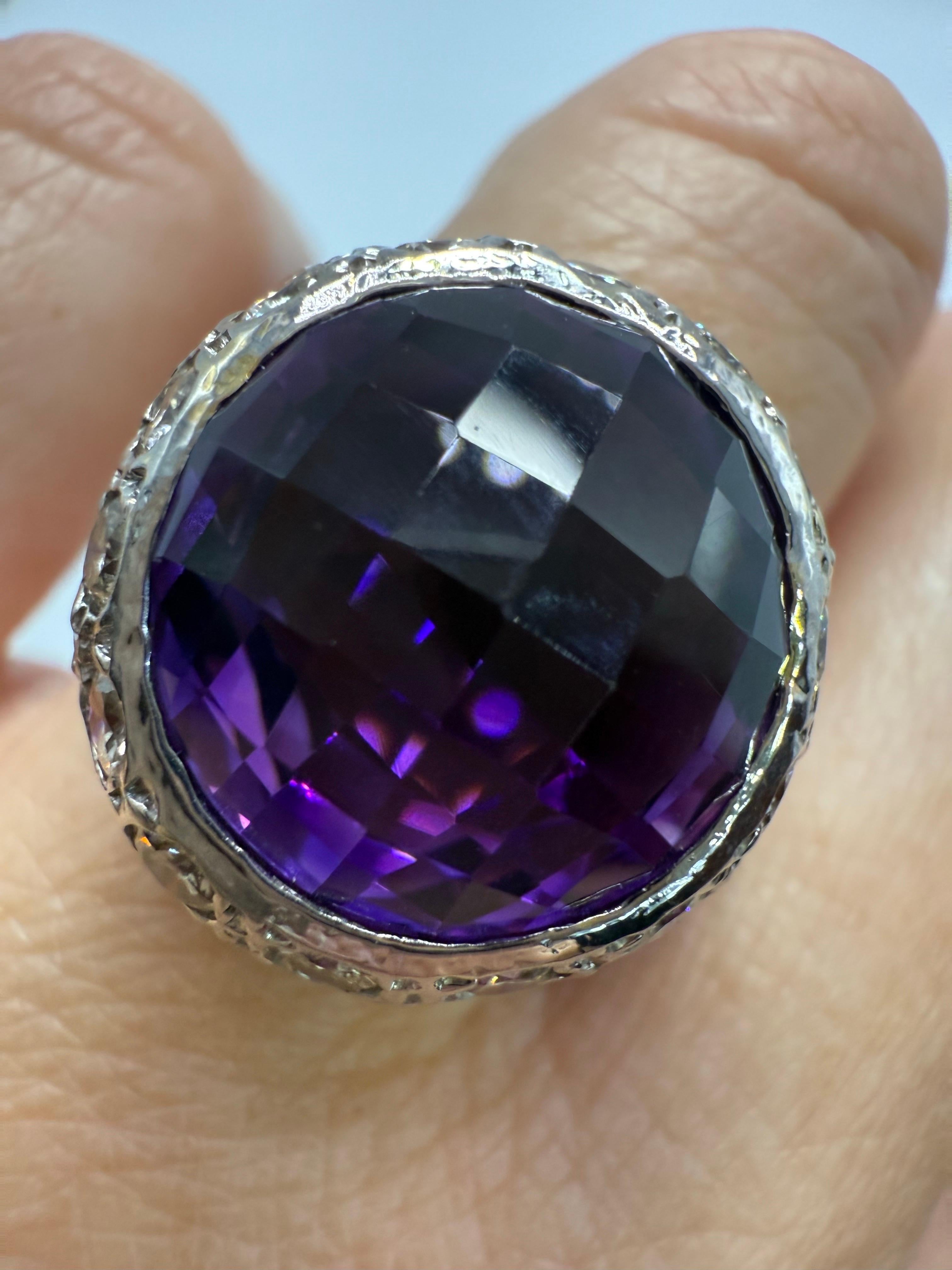 Taglio rotondo Il più bel anello con ametista e diamante in oro 18KT in vendita