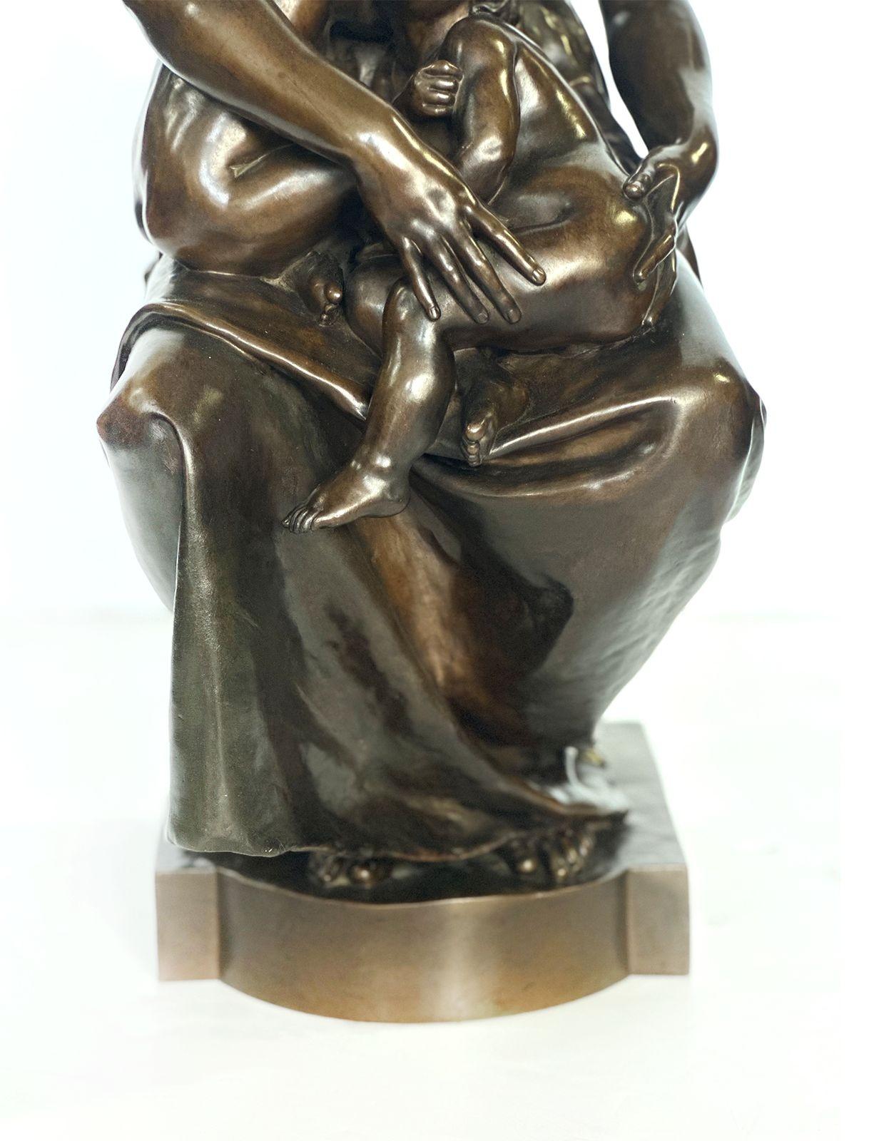Fin du XIXe siècle « La mère », sculpture en bronze de P. Dubois en vente