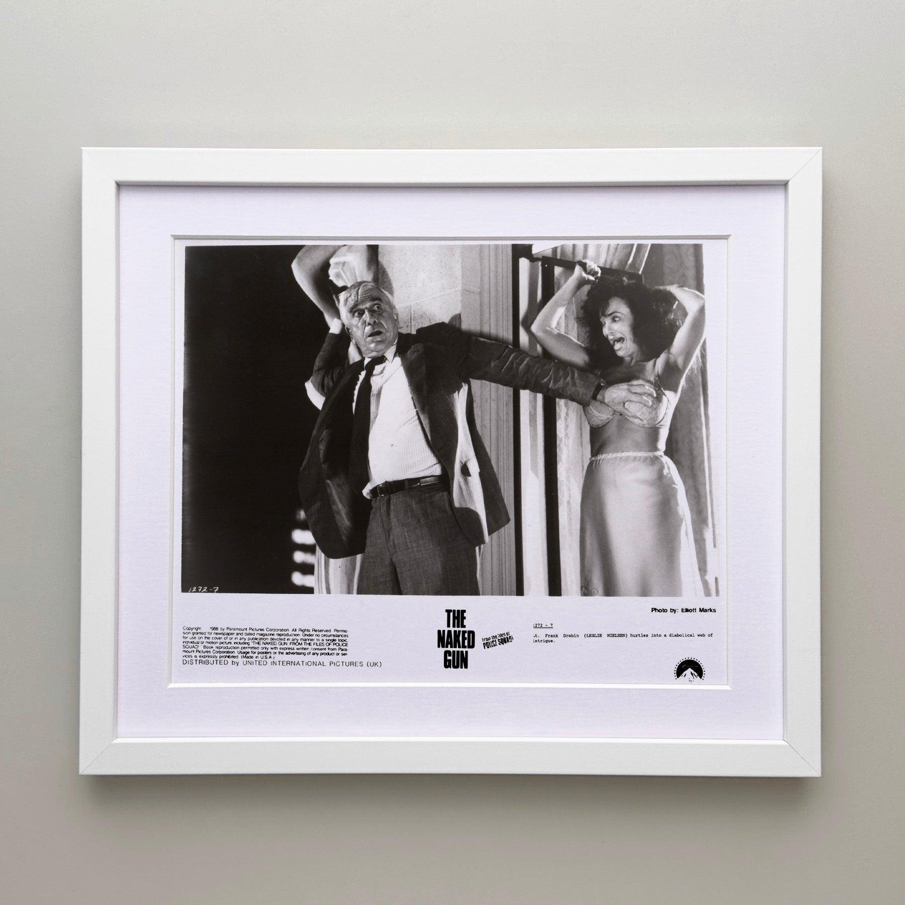 Américain The Naked Gun 1988 Publicity Film Movie Press Still Framed en vente