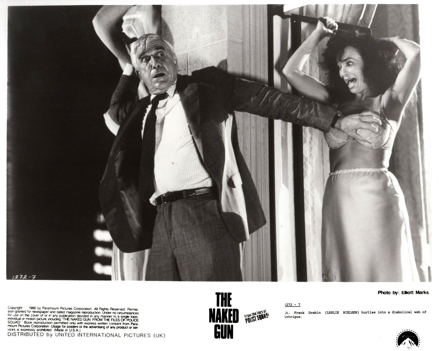 Papier The Naked Gun 1988 Publicity Film Movie Press Still Framed en vente