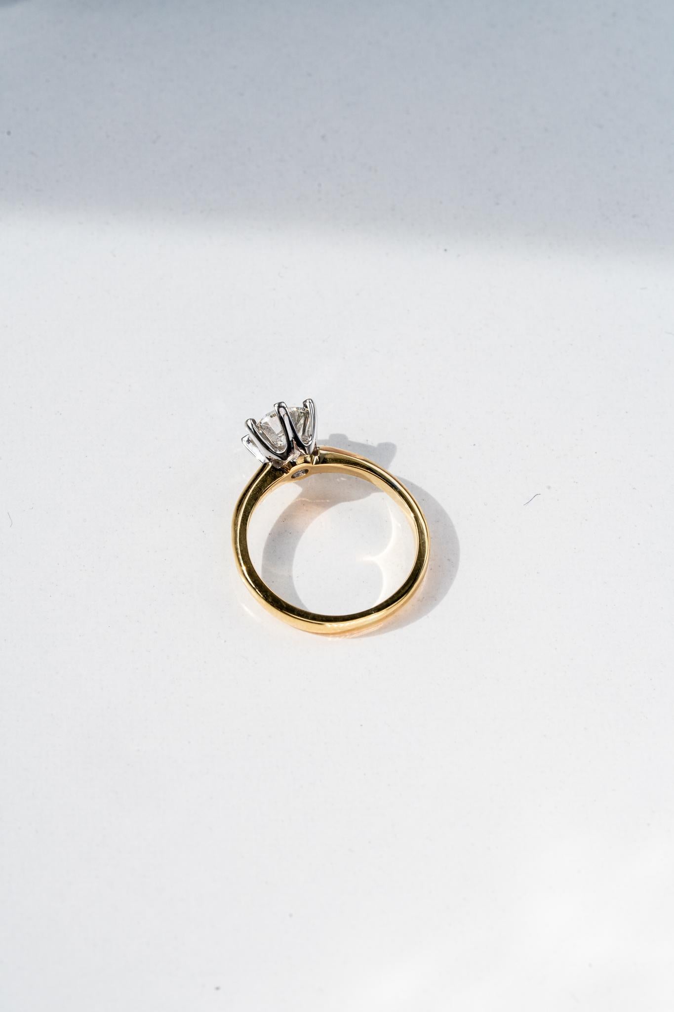 Im Angebot: Der Nara Solitär-Diamant-Verlobungsring () 3