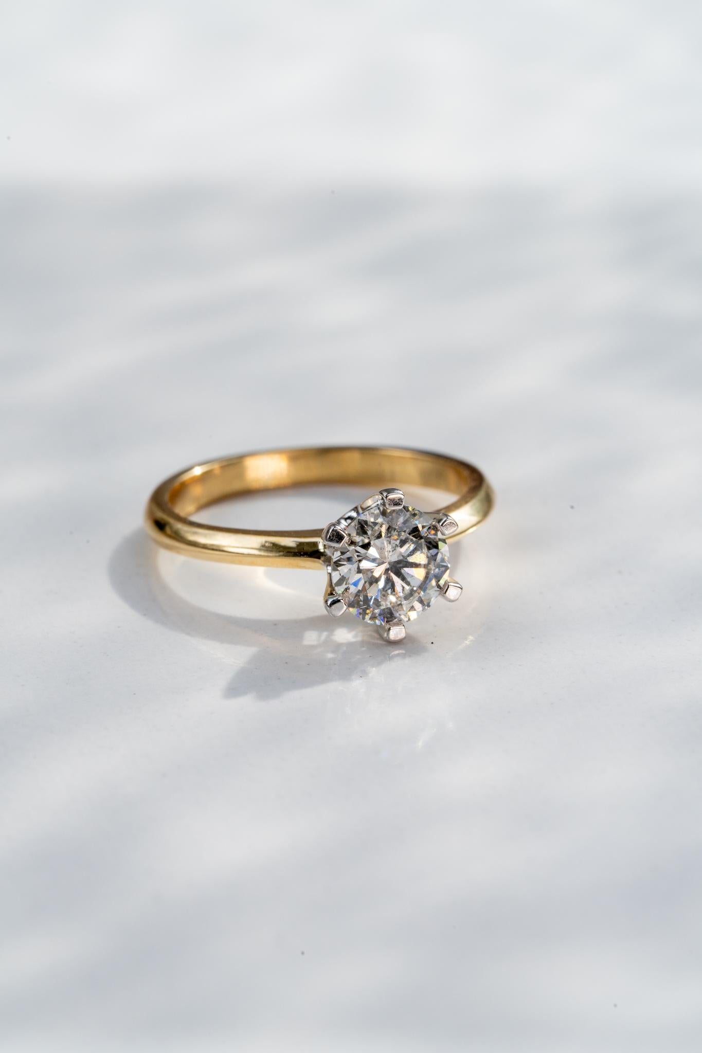 Im Angebot: Der Nara Solitär-Diamant-Verlobungsring () 5