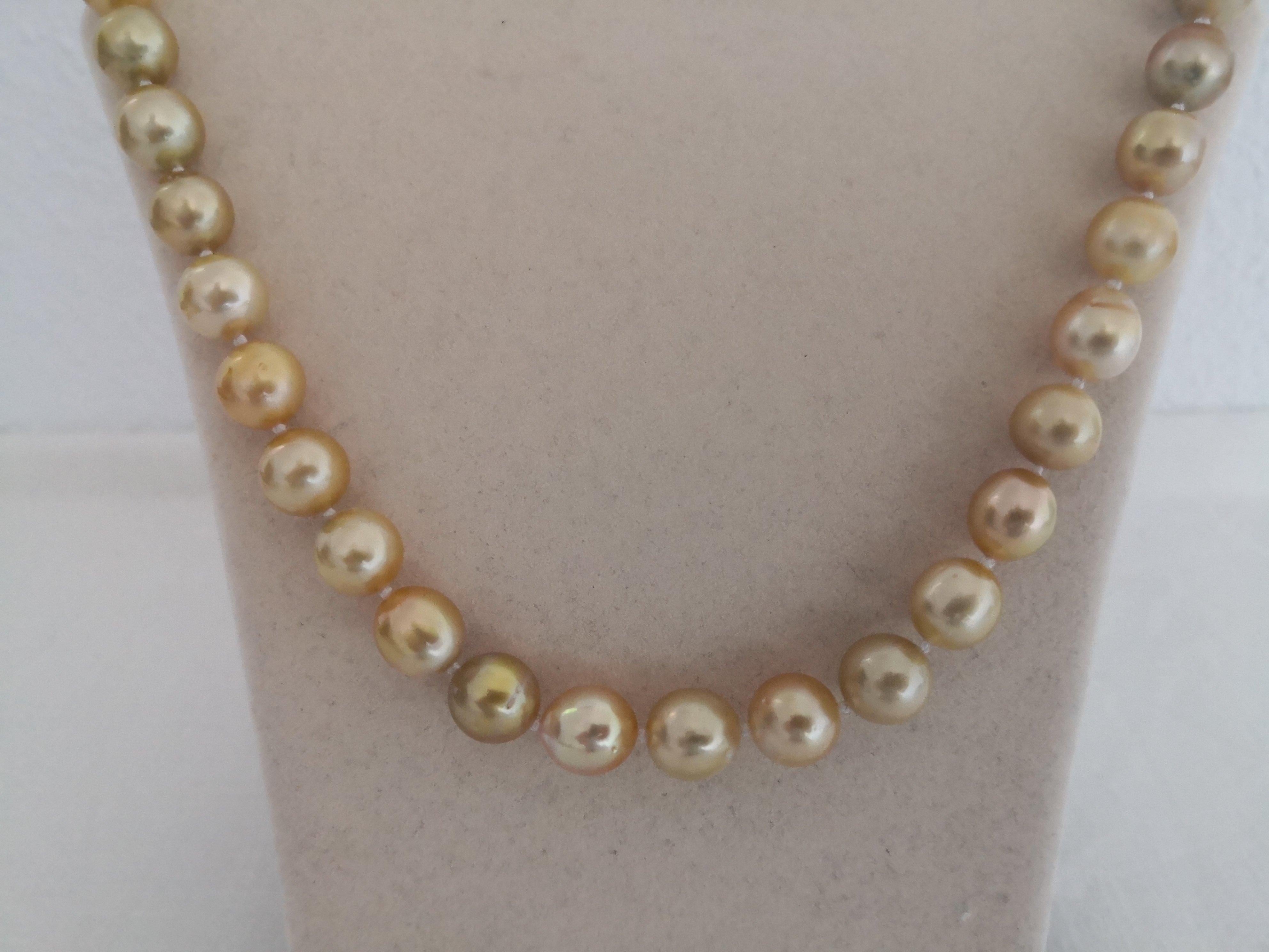 Contemporary Natural Golden Color South Sea Pearls For Sale