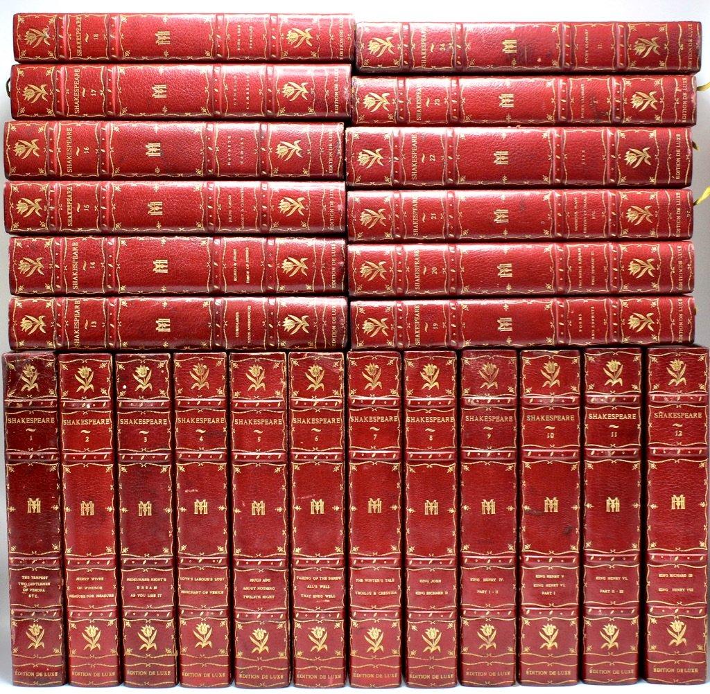 The New Century Shakespeare, Deluxe Edition Set, 24 Matching Volumes, 1901 In Good Condition In Colorado Springs, CO
