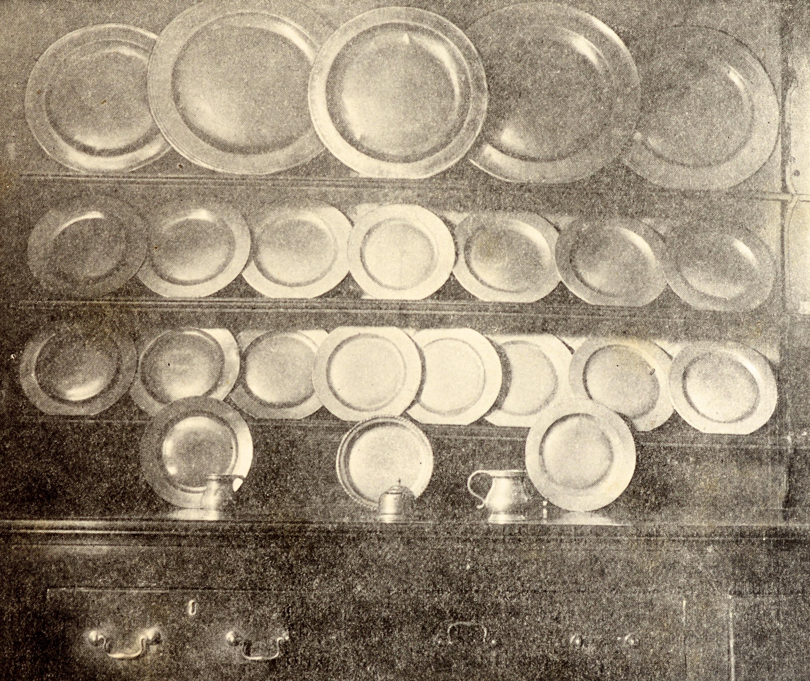 The New Pewter Marks and Old Pewter Ware (Les nouvelles marques d'étain et les anciennes articles en étain) de Major C.A. Markham, 2e édition 1928 en vente 9