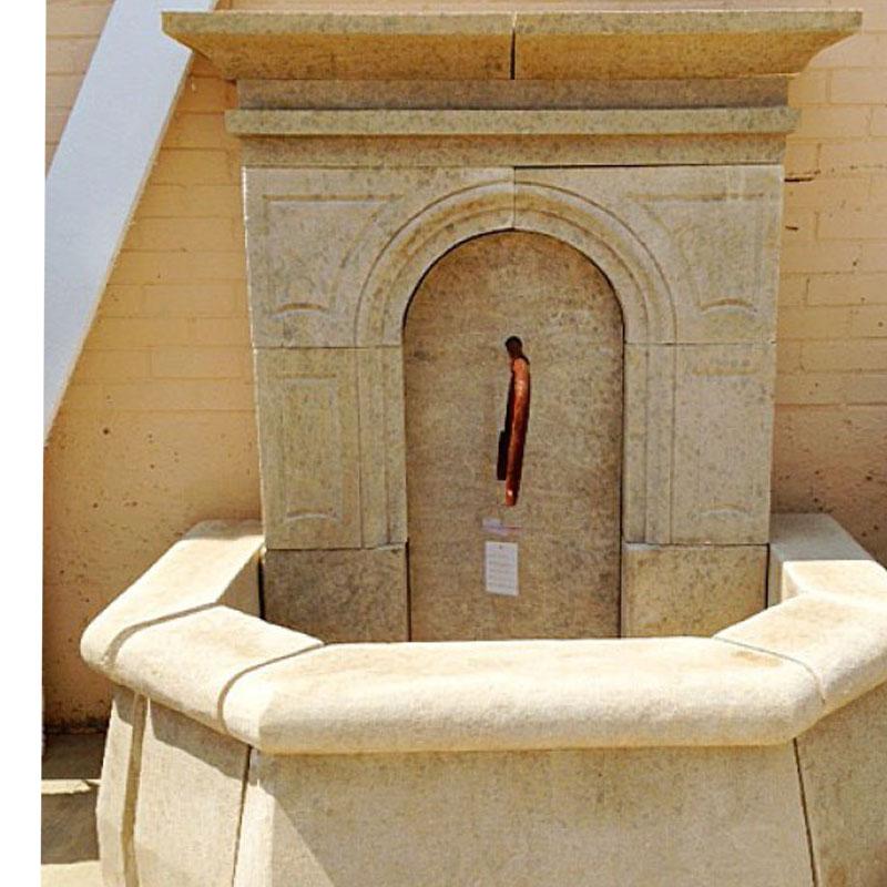 Fontaine murale française contemporaine Bon état - En vente à Dallas, TX