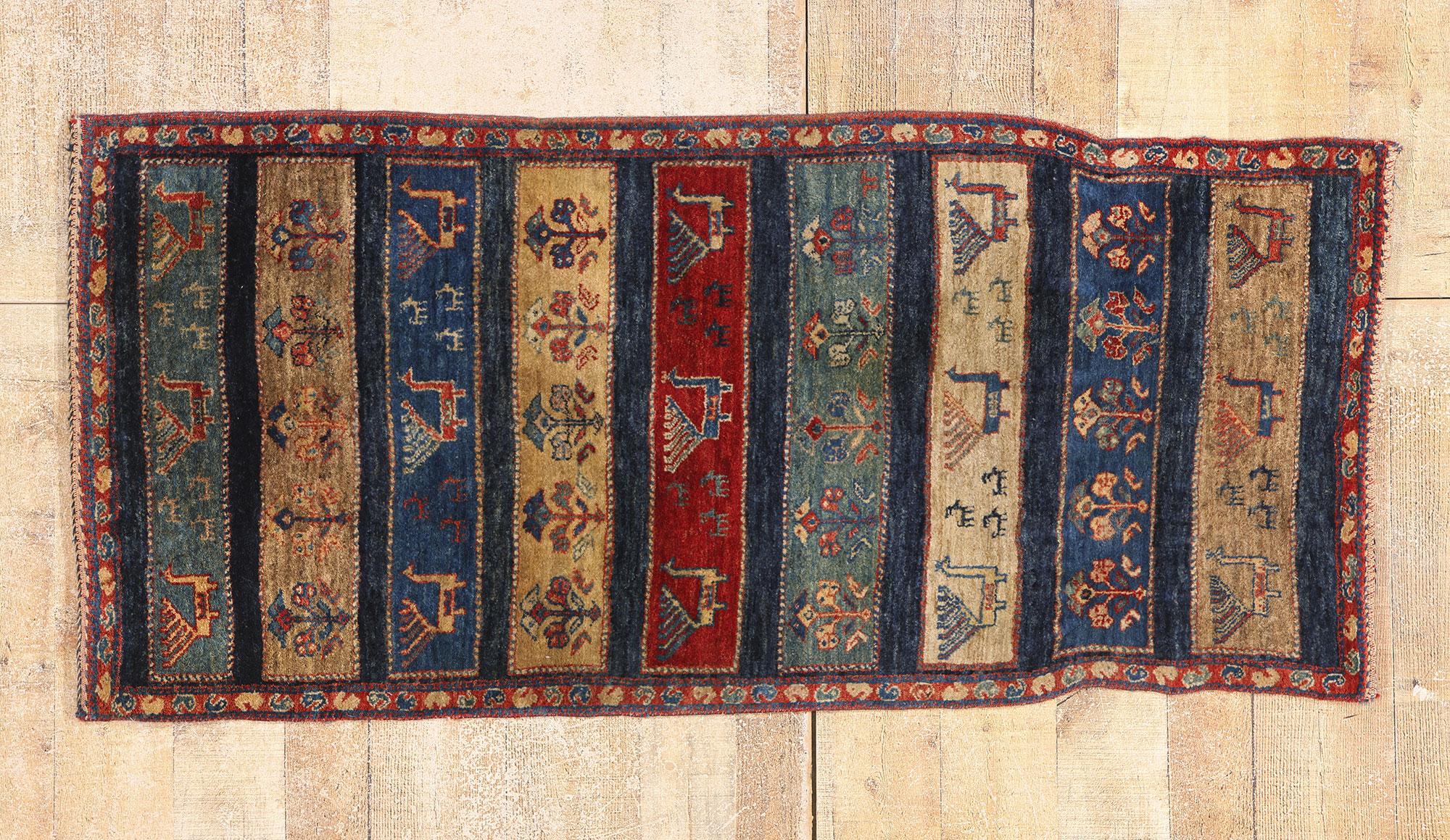 La canzone del nomade: Un capolavoro di Gabbeh persiano d'epoca sulla nobiltà tribale in vendita 2