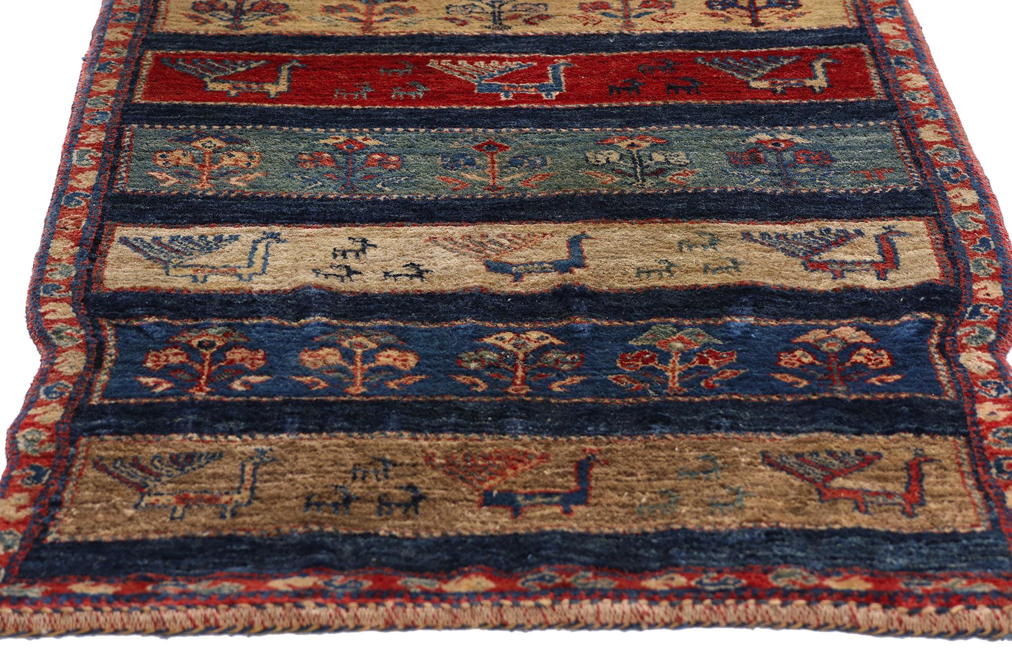 XX secolo La canzone del nomade: Un capolavoro di Gabbeh persiano d'epoca sulla nobiltà tribale in vendita