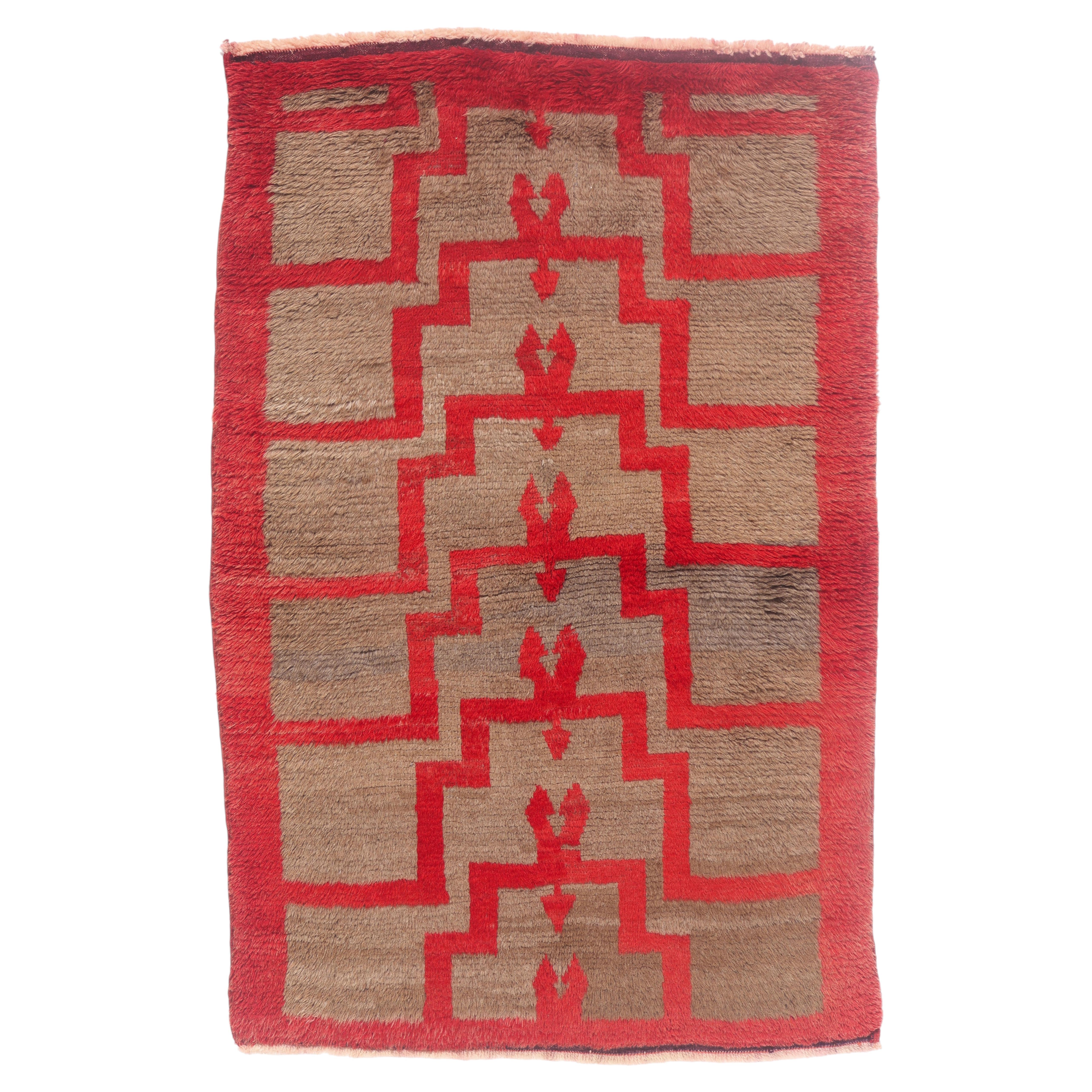 The Nomad's Tribal Axis: A Vintage Turkish Tulu Masterpiece of Primal Elegance For Sale