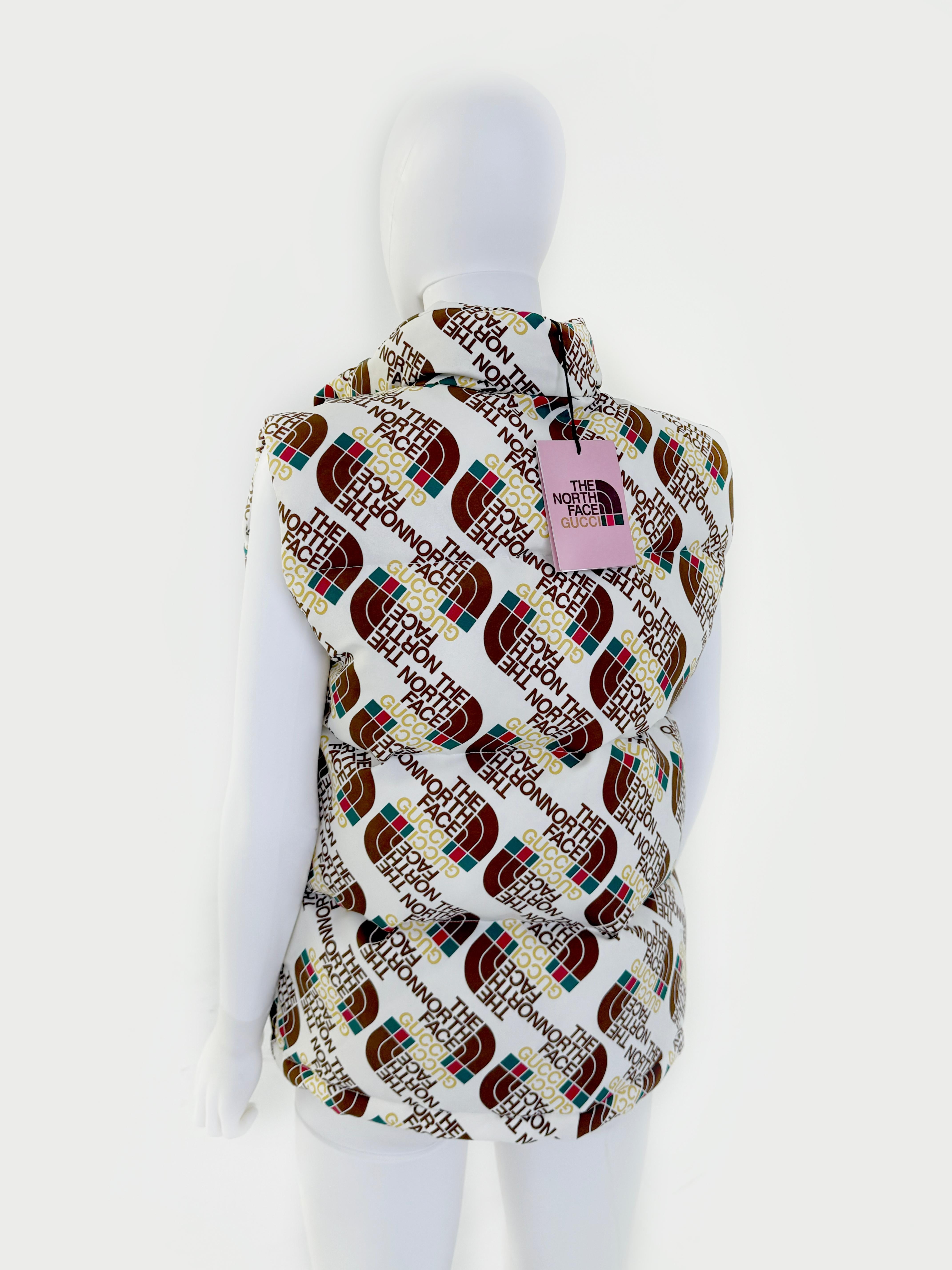 The North Face FACE X Gucci 2021 Logo Printed  Puffer Vest Size M In Excellent Condition For Sale In Montreal, Quebec