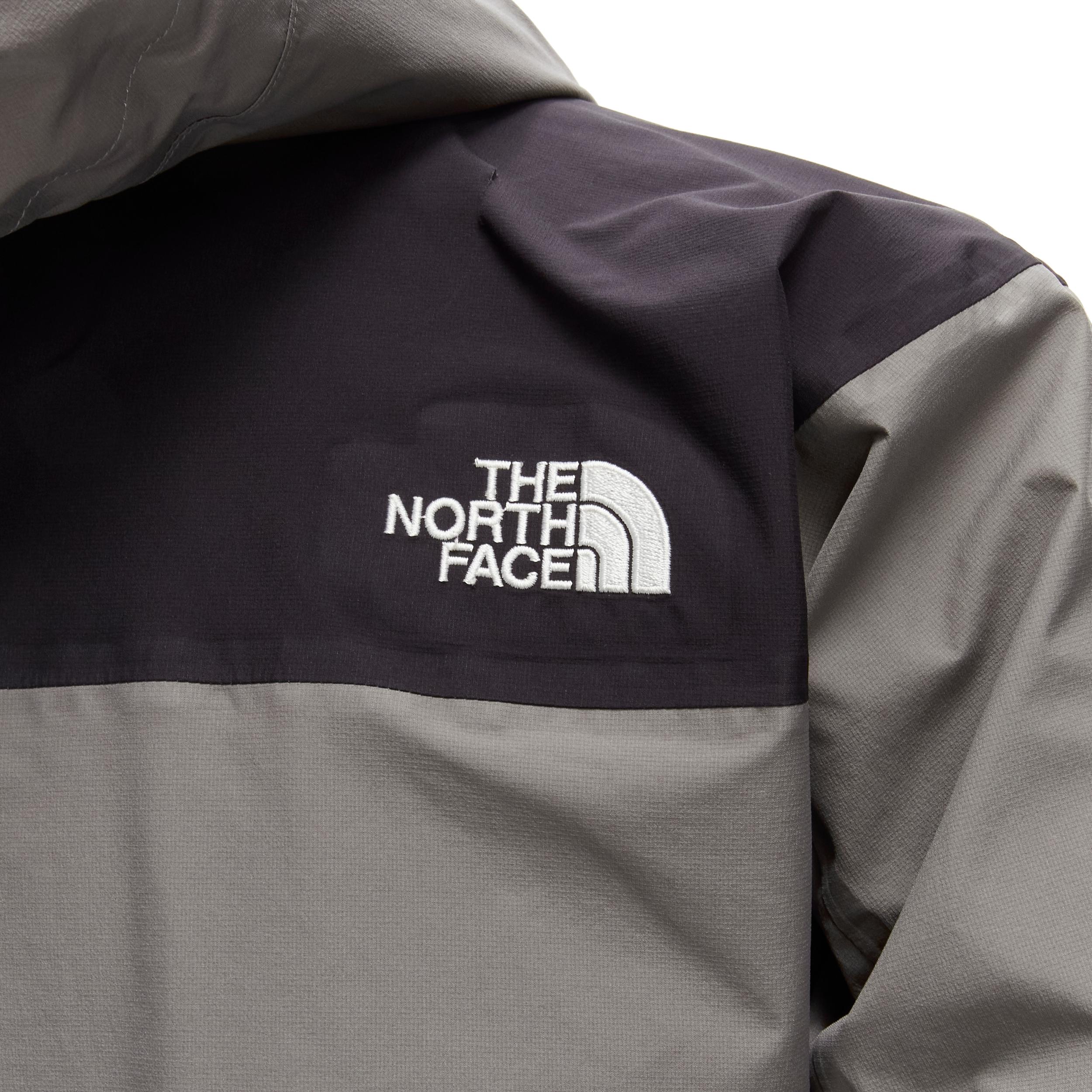THE NORTH FACE Gore Tex grey black TNF logo red zipper hooded windbreaker S
Reference: CRTI/A00758
Brand: The North Face
Material: Nylon
Color: Grey
Pattern: Solid
Closure: Zip
Lining: Fabric
Extra Details: Adjustable cuffs.
Made in: