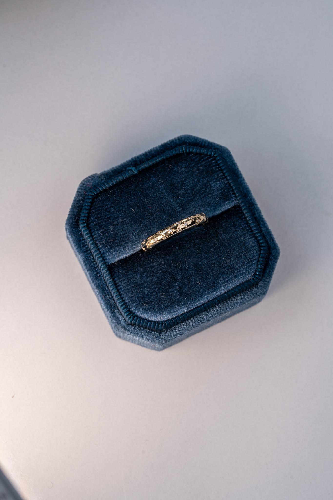 En vente :  L'alliance Nova avec diamant 6