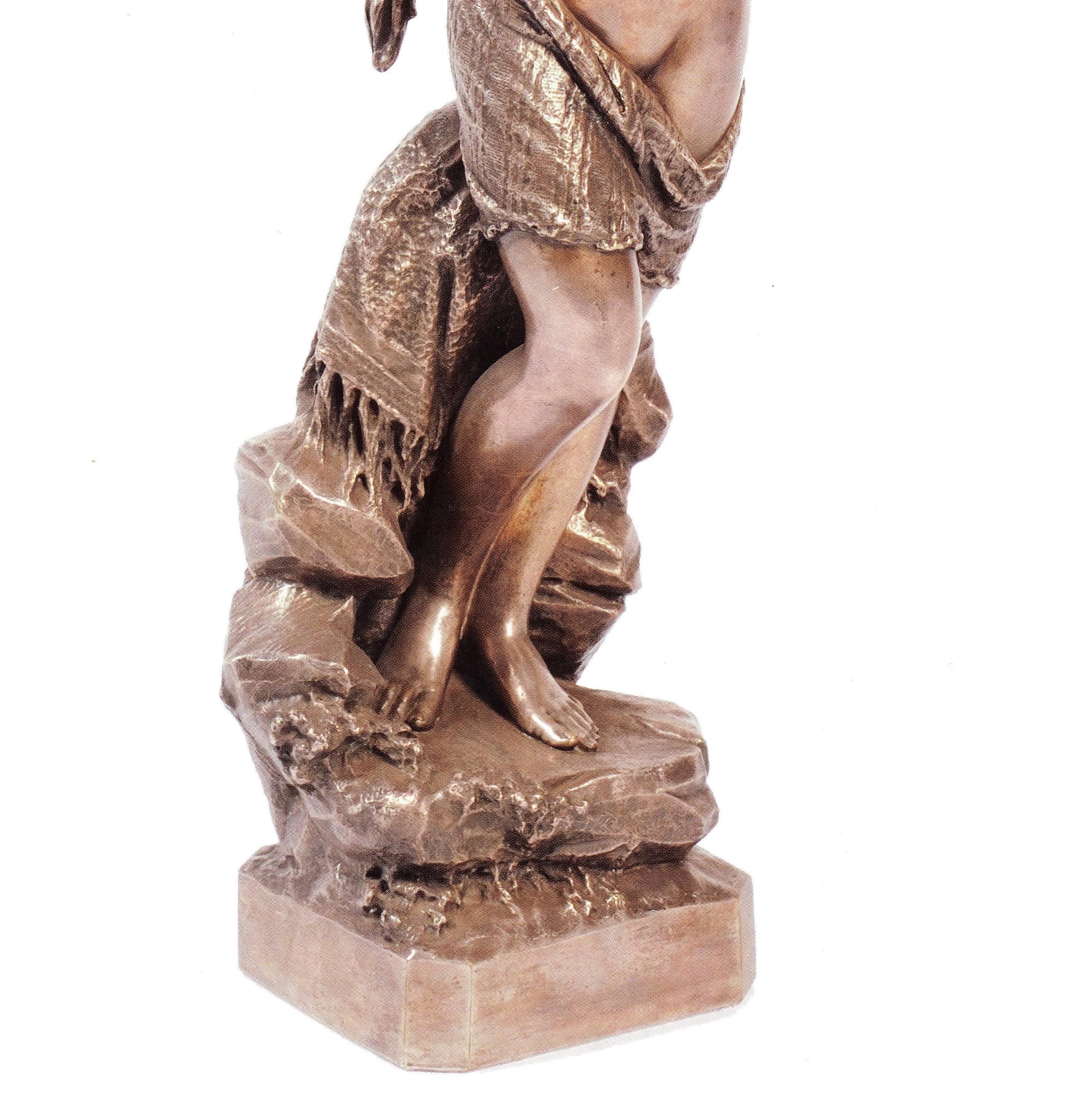 Versilberte Bronze, die eine junge Odaliske darstellt, 1886 von dem italienischen Bildhauer Giuseppe Salvi (1836-1905) geschaffen.
Signatur, Ort und Jahr auf dem Sockel eingraviert: G. Salvi fece Roma 1886. Auf der Basis: 