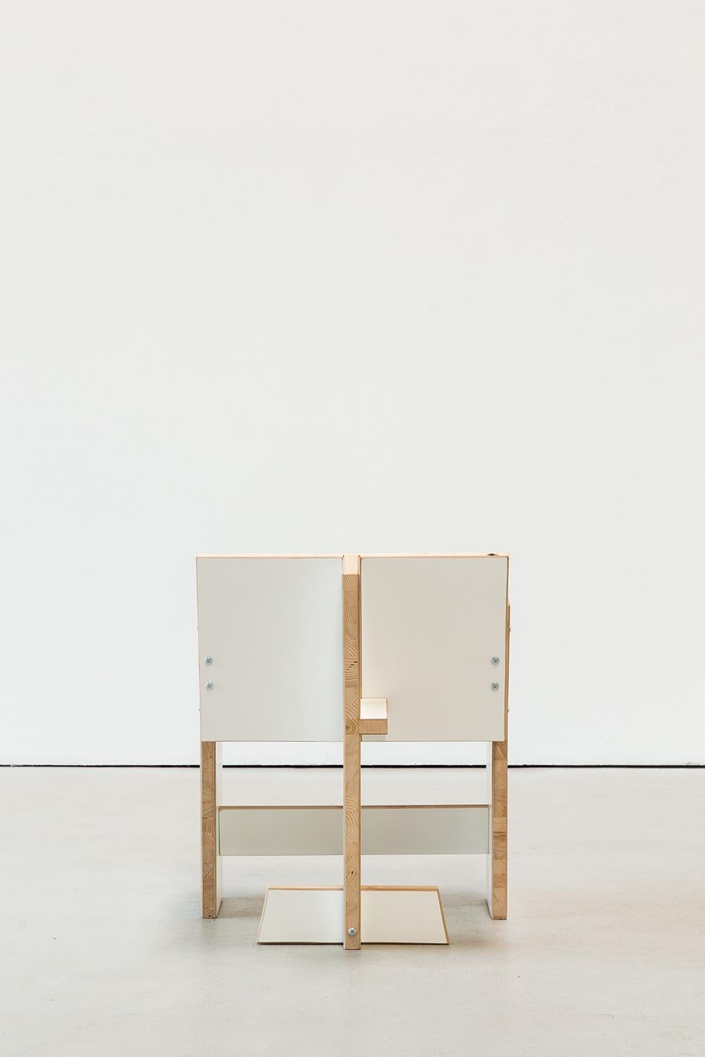 The Offset Chair - Contemporary Wood and Plywood Design by Kevin K. Bon état - En vente à Marbella, ES