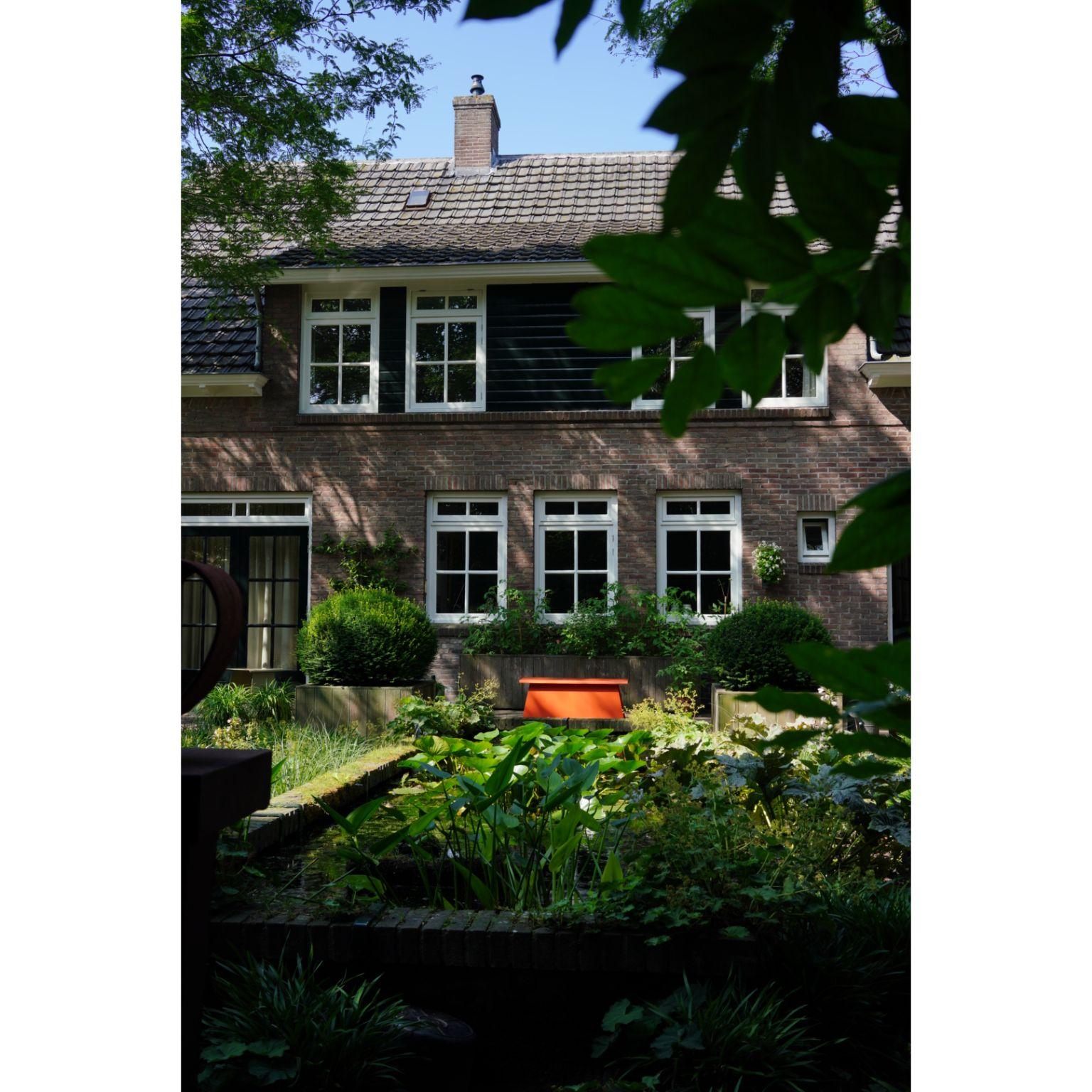 The Old School 100 Orange Bench by Harm De Veer 7