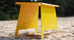 Mesa auxiliar de banco de diseño holandés contemporáneo Acero Interior Exterior/ Amarillo