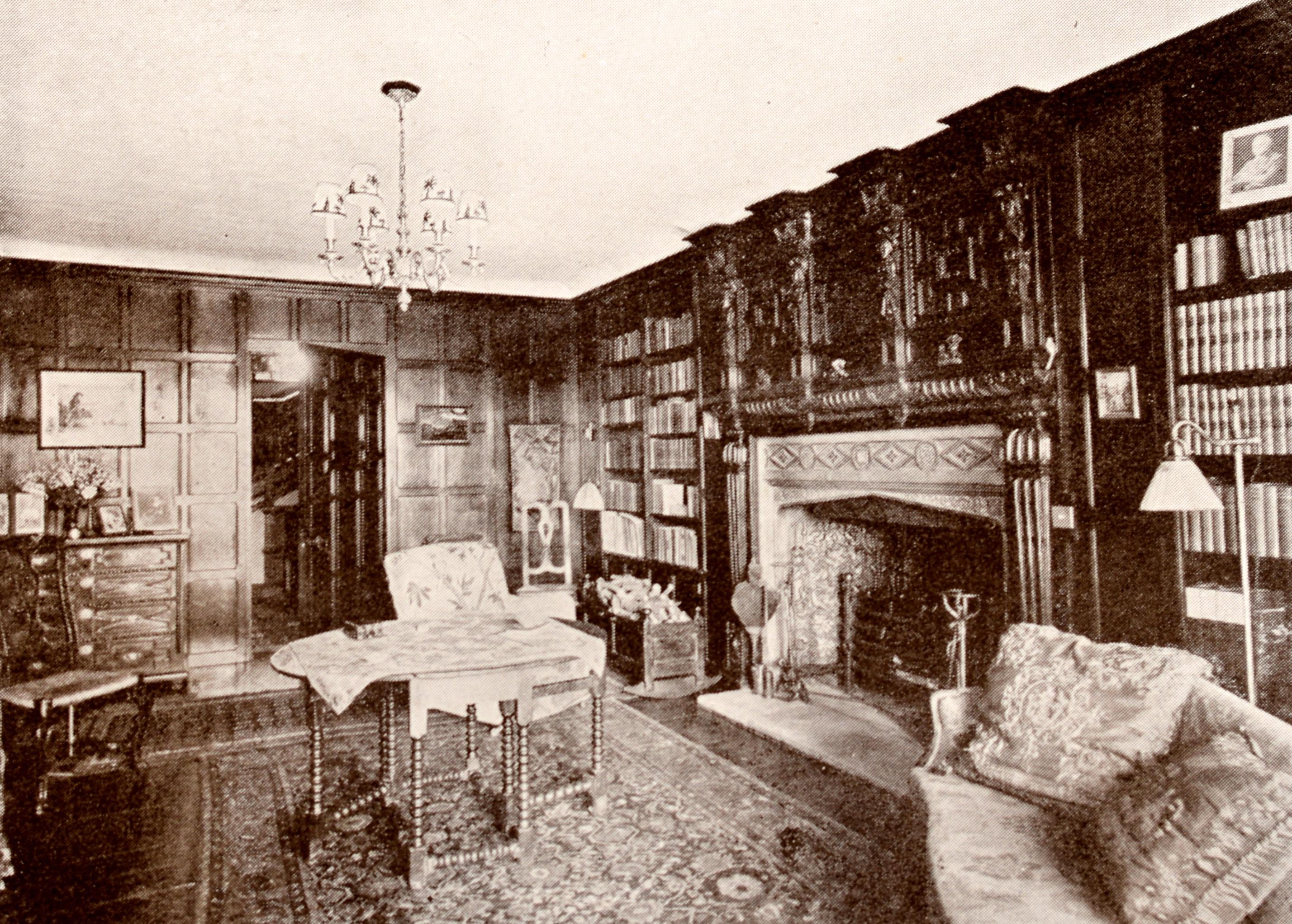 Maison du Vieux Monde : Son mobilier et sa décoration, 2 volumes, 1re éd. en vente 13