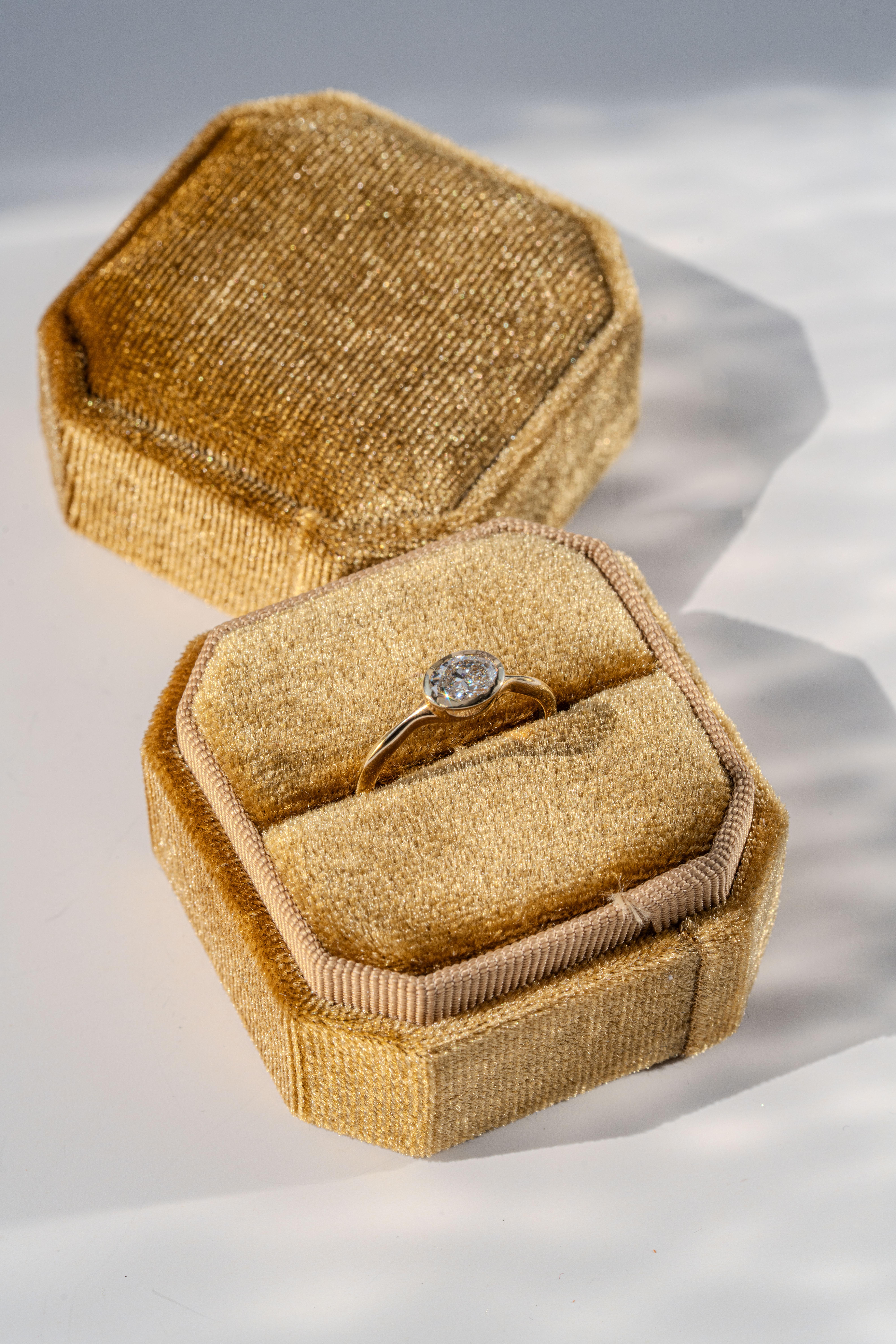 For Sale:  The Olivia Oval Diamond Engagement Ring 8